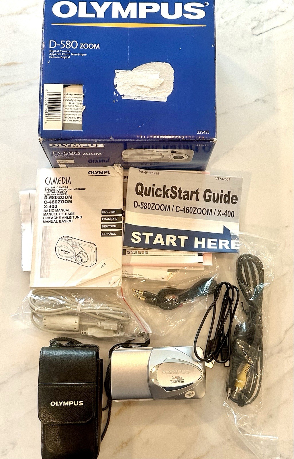 Olympus CAMEDIA D-580 Zoom 4.0MP Digital Camera W/ Box Papers & Cables Tested