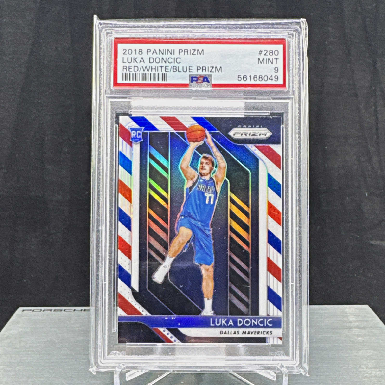 Panini 2018-19 Prizm Luka Dončić #280 Red White & Blue RC - Auto PSA 9 Panini 2018-19 Prizm Luka Dončić #280 Red White & Blue RC - Auto PSA 9