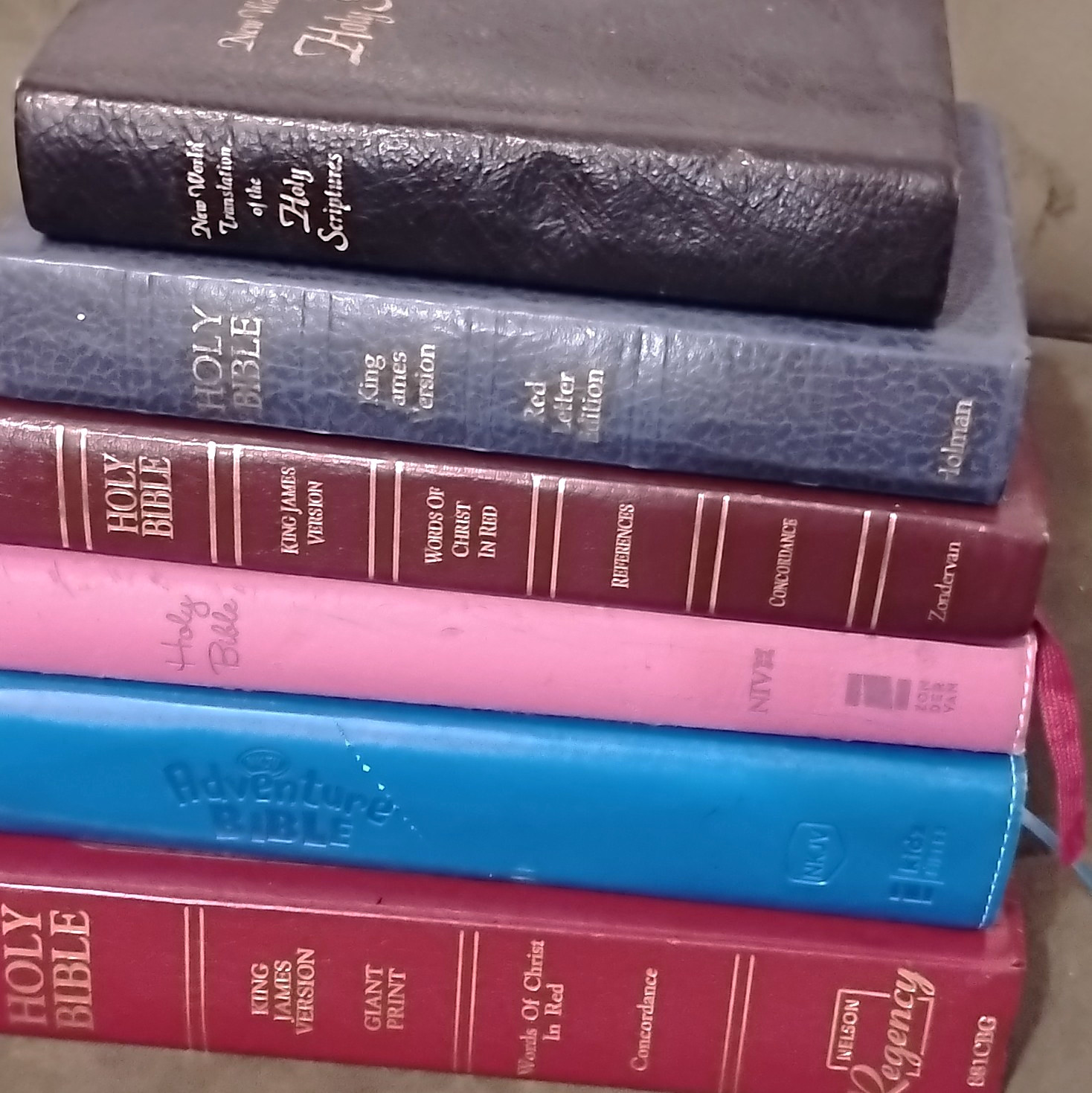 vintage and modern Bible Lot of 6 vintage and modern Bible Lot of 6