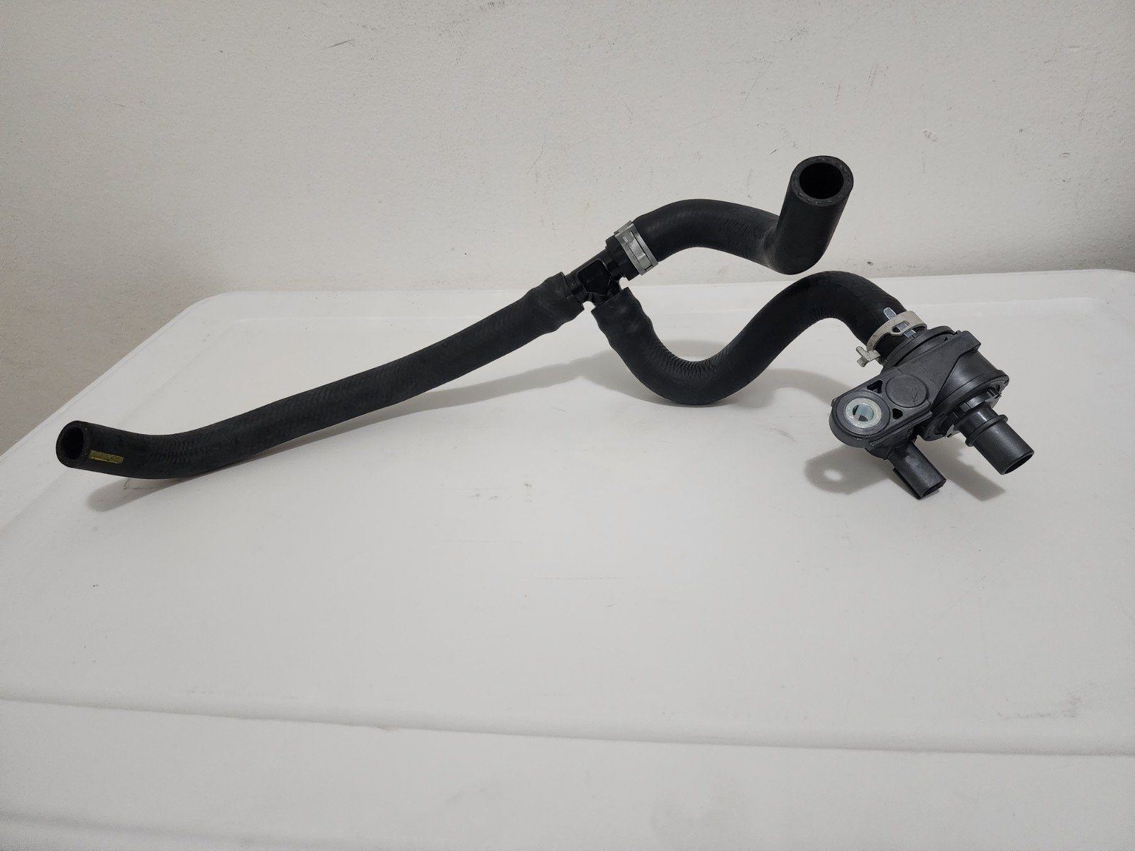 RADIATOR BYPASS HOSE TOYOTA 2018-2023 CAMRY 2019-2023 RAV4 2.5L AISIN 16260F0010