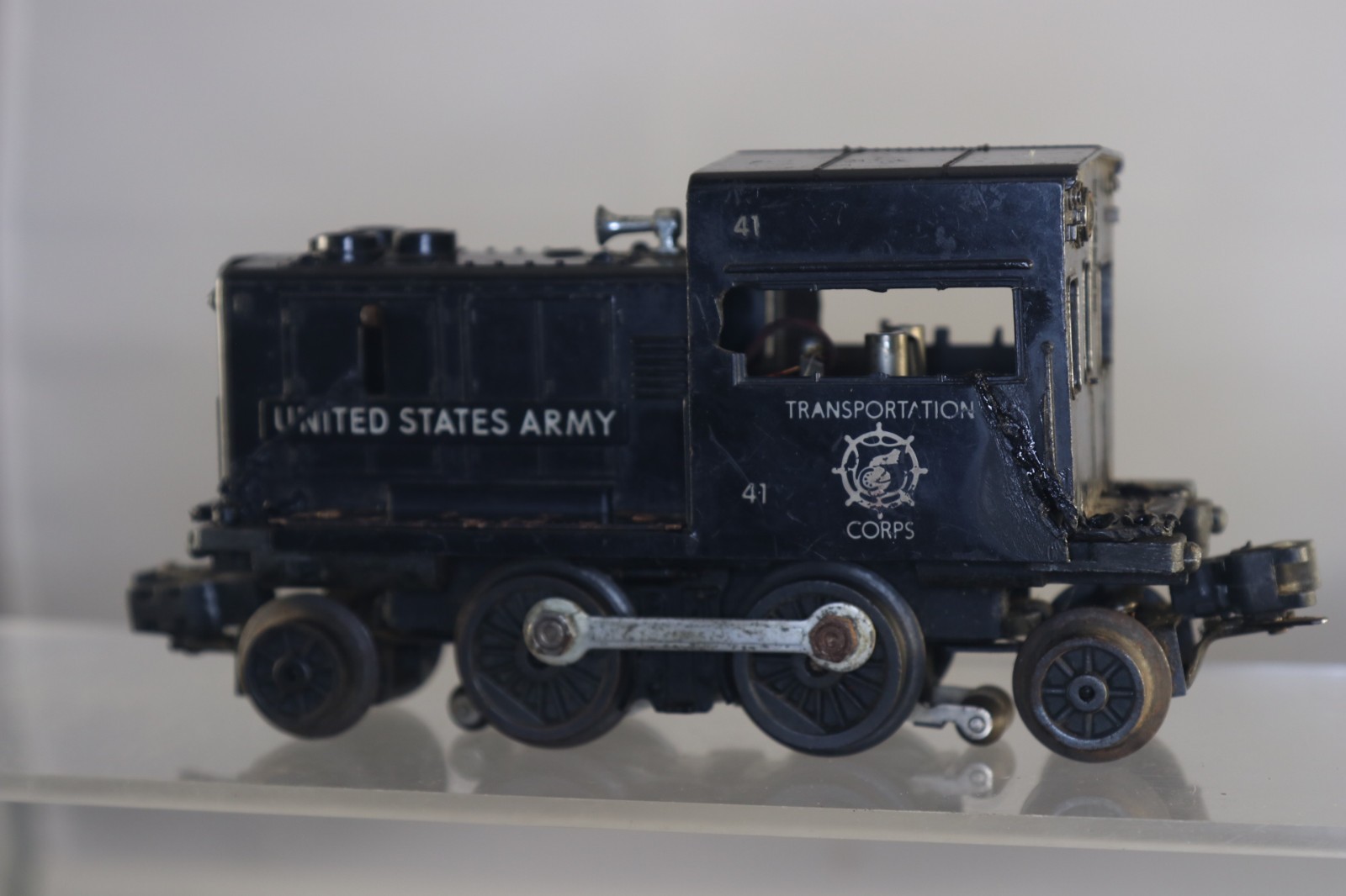 Lionel Postwar No. 41 US Army Switcher Tested Runs Cracked Shell Repair