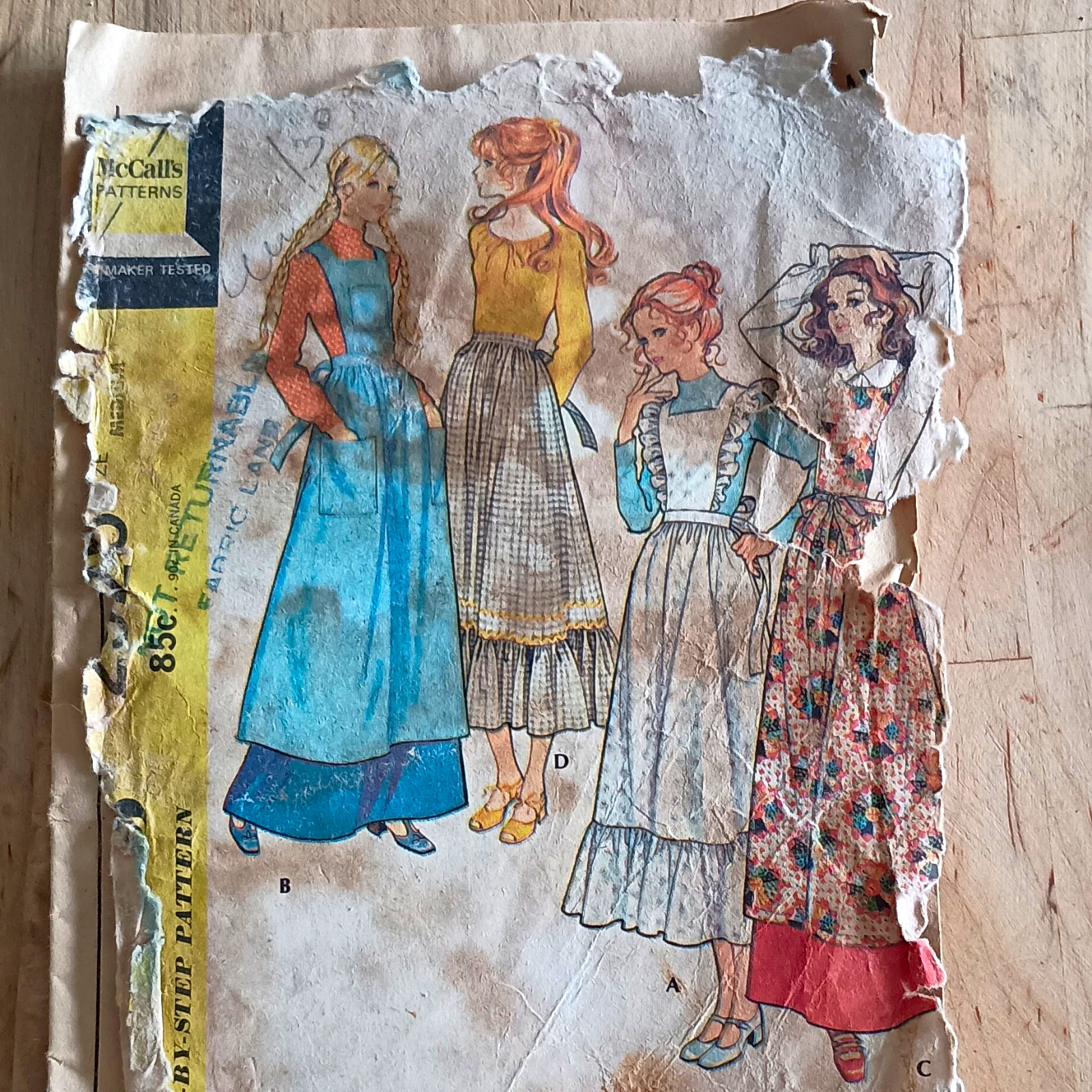 McCall\'s Women’s Apron Sewing Pattern for Women