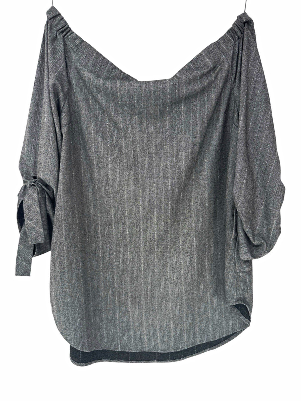 Babaton Aritizia Womens L Gray Pinstripe Off-the-Shoulder 3/4 Sleeve Bow Blouse Babaton Aritizia Womens L Gray Pinstripe Off-the-Shoulder 3/4 Sleeve Bow Blouse