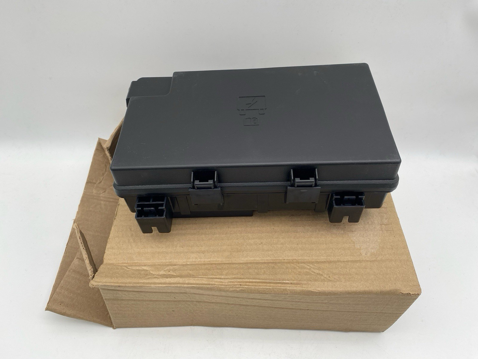other see details  20142017 Jeep Grand Cherokee Engine Fuse Box Relay Fu G2U