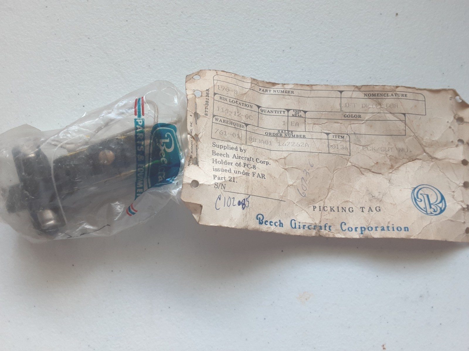VTG. BEECHCRAFT SAFE FLIGHT INSTRUMENT LIFT DETECTOR P/N 190-3 ( NOS) VTG. BEECHCRAFT SAFE FLIGHT INSTRUMENT LIFT DETECTOR P/N 190-3 ( NOS)