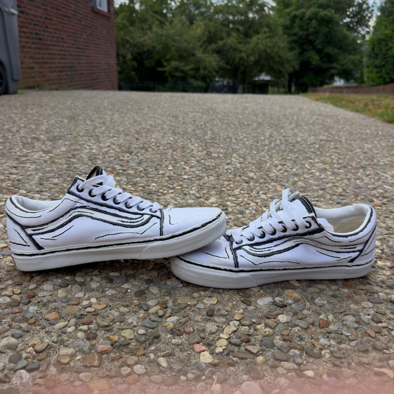 Vans Old Skool White & Black Sketch Outline Canvas Sneakers Men’s Size 10 Vans Old Skool White & Black Sketch Outline Canvas Sneakers Men’s Size 10