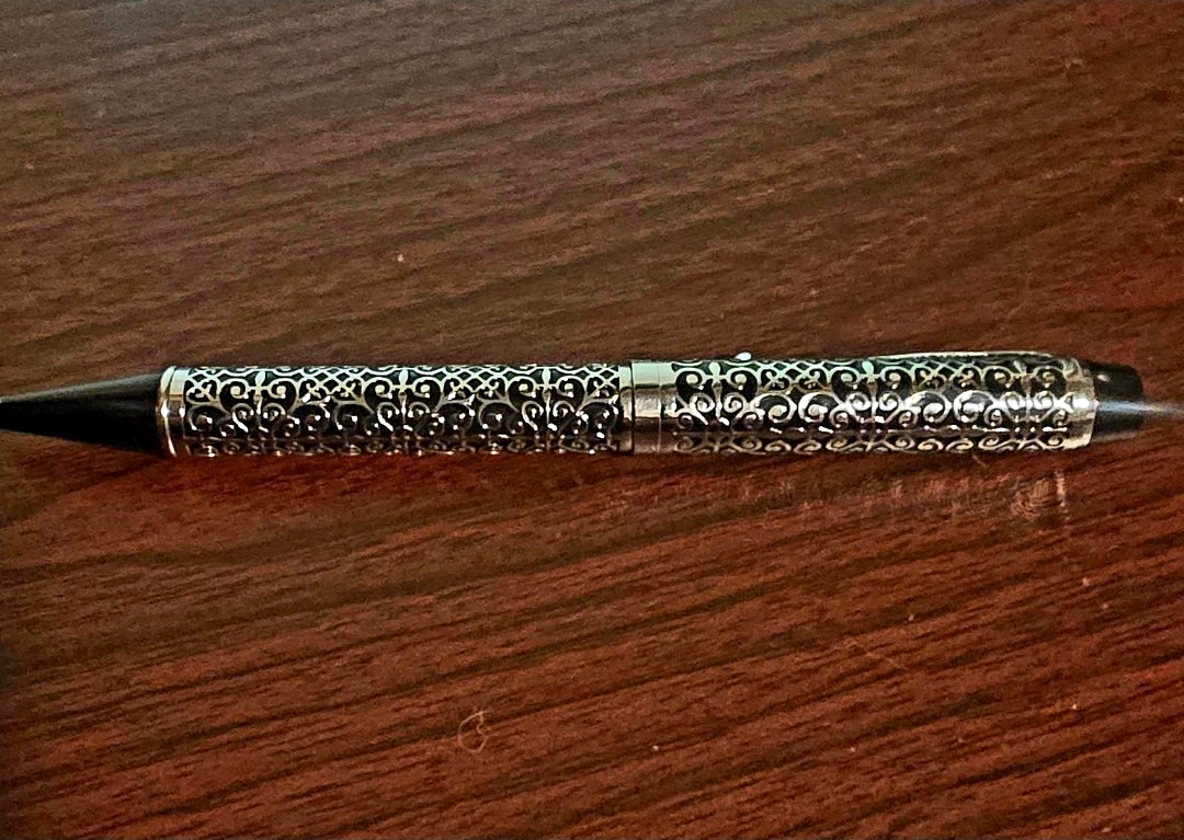 Rare MARQUIS by Waterford embossed filigree metal ballpoint twist pen. Rare MARQUIS by Waterford embossed filigree metal ballpoint twist pen.