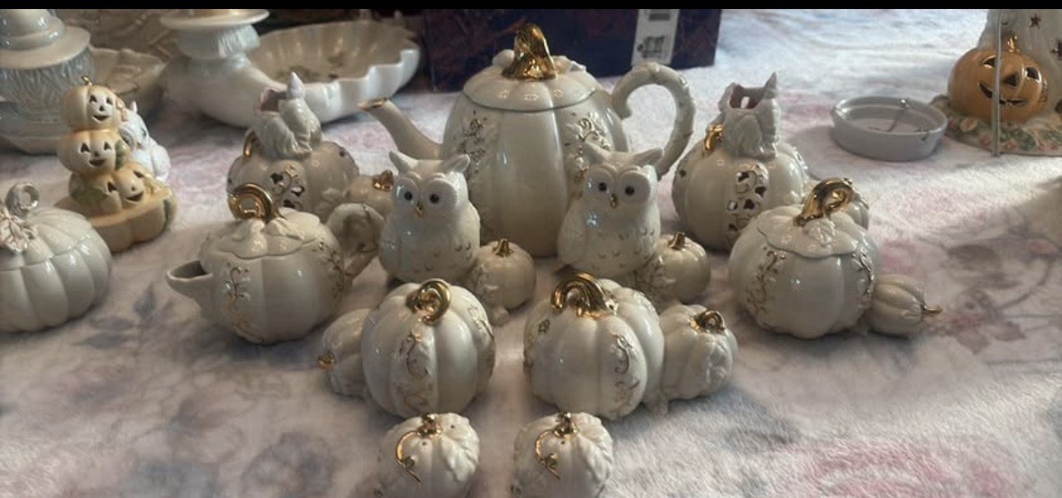 Lenox Fine Ivory ChinaPumpkin and OwlCollection Lenox Fine Ivory ChinaPumpkin and OwlCollection