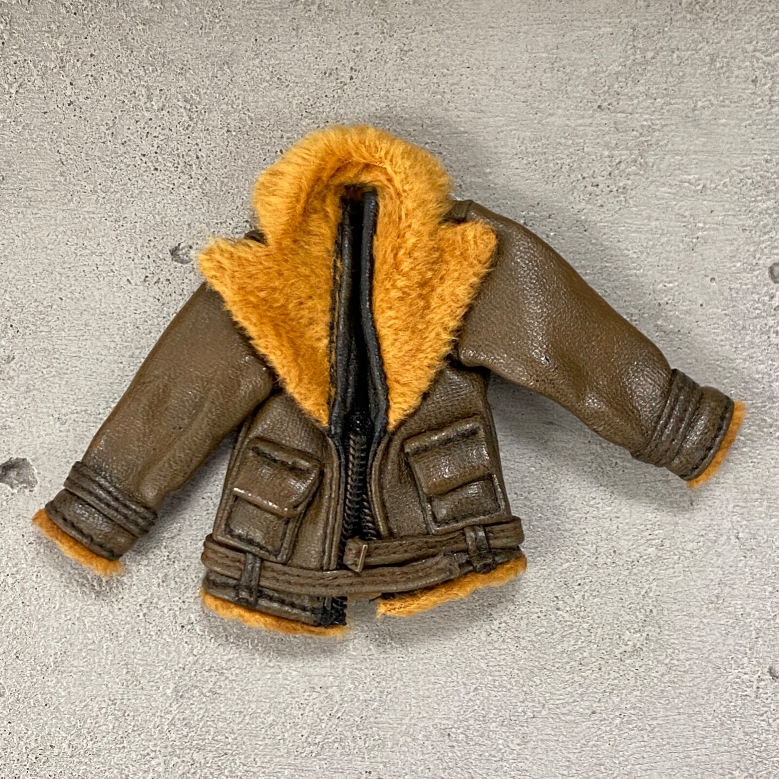 B-Grade 1/12 Brown slim leather jacket with fur trim for 6 inch slim body B-Grade 1/12 Brown slim leather jacket with fur trim for 6 inch slim body