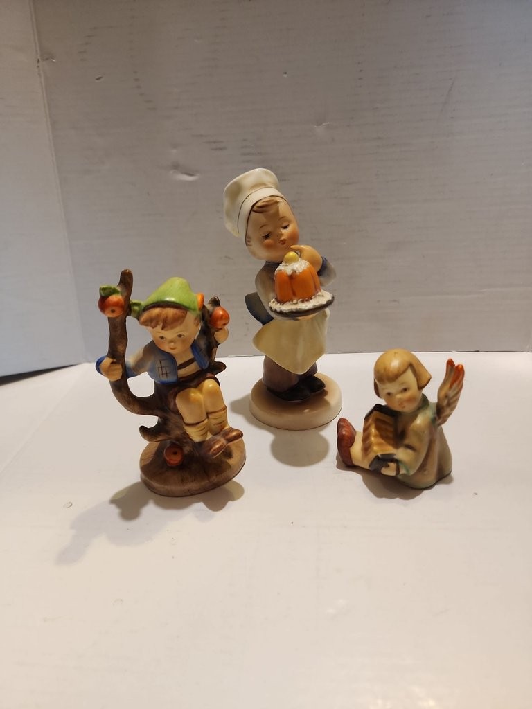 1950s Vintage Hummel Goebel Figurines - Baker, Tree Boy, Angel - Full Bee TMK-2 1950s Vintage Hummel Goebel Figurines - Baker, Tree Boy, Angel - Full Bee TMK-2