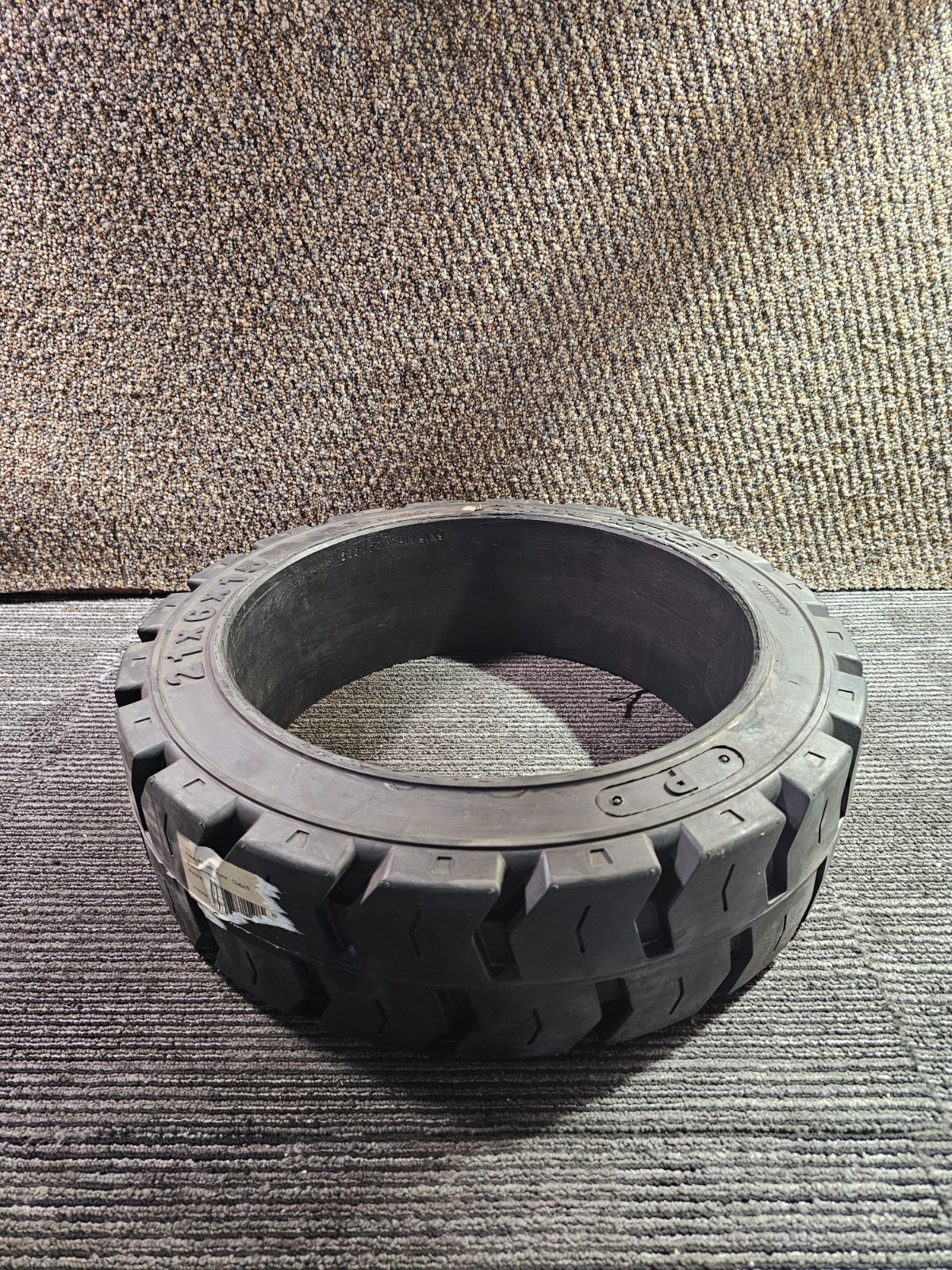 (QTY 1) TotalSource 21X6X15 Forklift Press-On Traction Tire