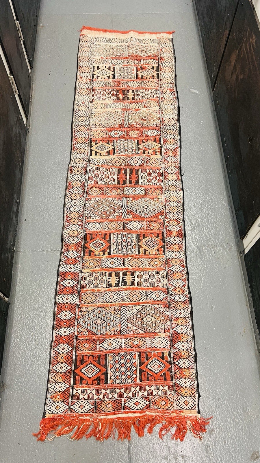 AUTH. Vintage Moroccan Berber Hand-Woven Flatweave Kilim Rug Runner(25
