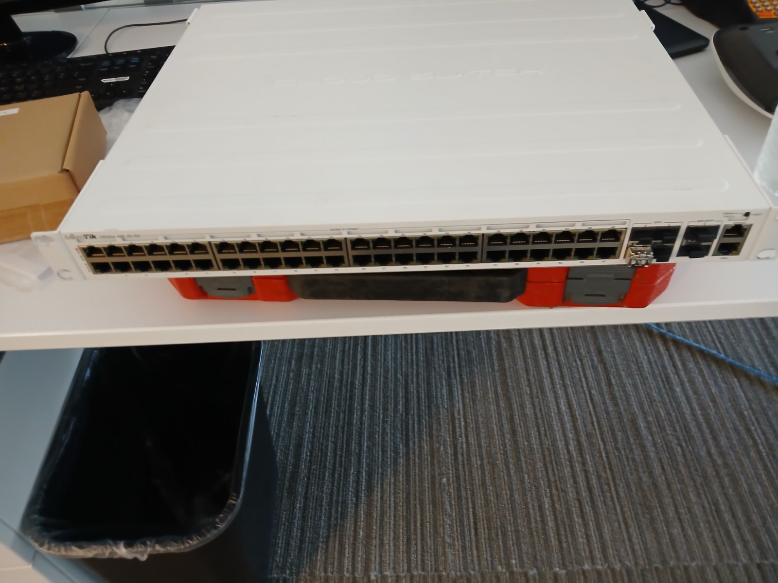 MikroTik CRS354-48P-4S+2Q+RM  48 × 1G RJ45 PoE, 4 × 10G SFP+, 2 × 40G QSFP+