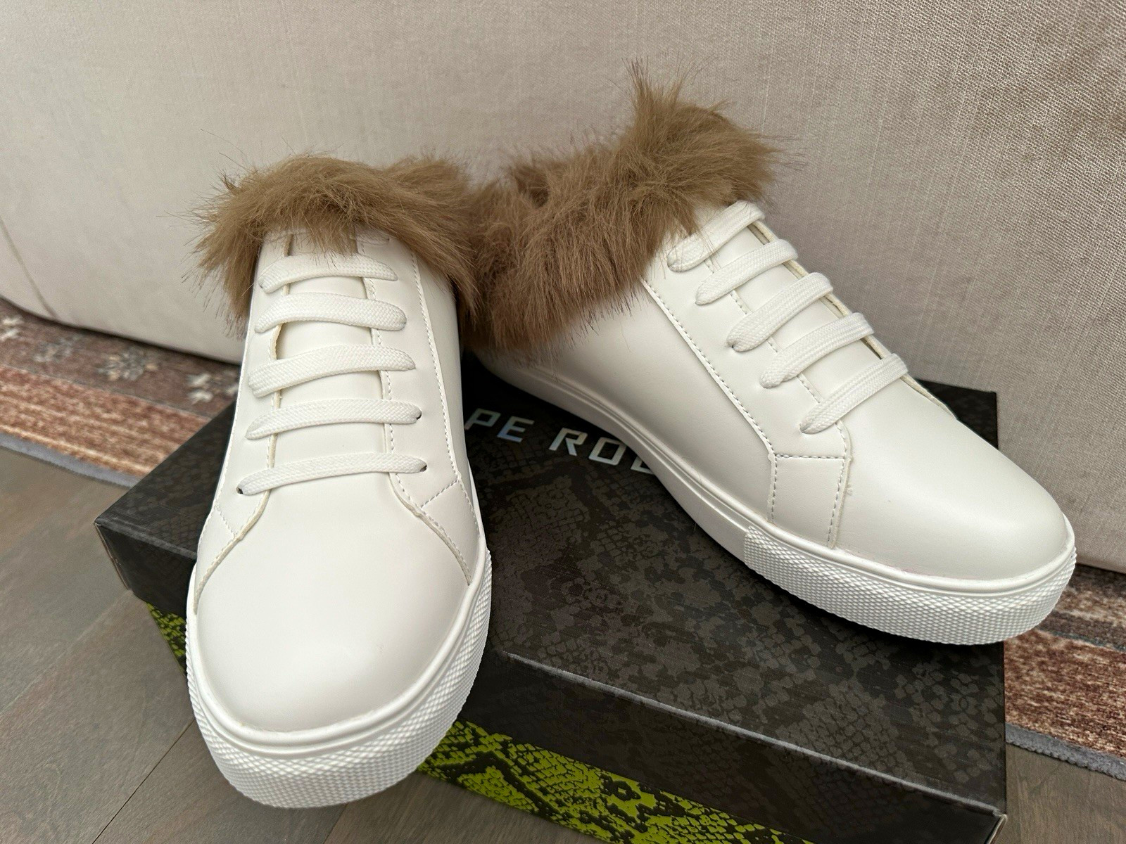 Cape Robbin Women’s Slip-On Mule Sneakers Faux Fur Lined White 8 Cape Robbin Women’s Slip-On Mule Sneakers Faux Fur Lined White 8