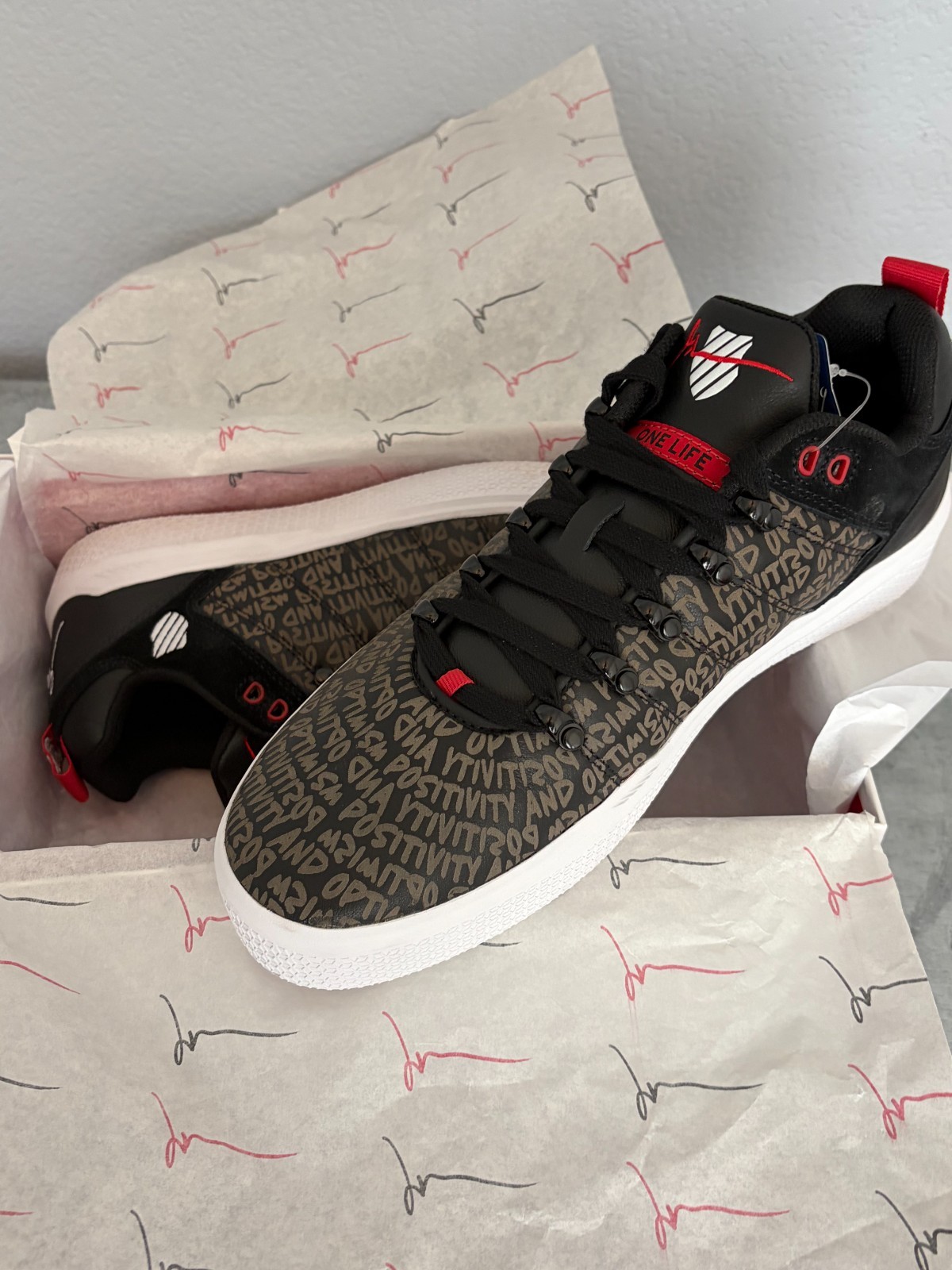 K-Swiss Gary Vee, Gary Vaynerchuk . Men\'s Size 12. 06345-037 -M New In Box K-Swiss Gary Vee, Gary Vaynerchuk . Men\'s Size 12. 06345-037 -M New In Box