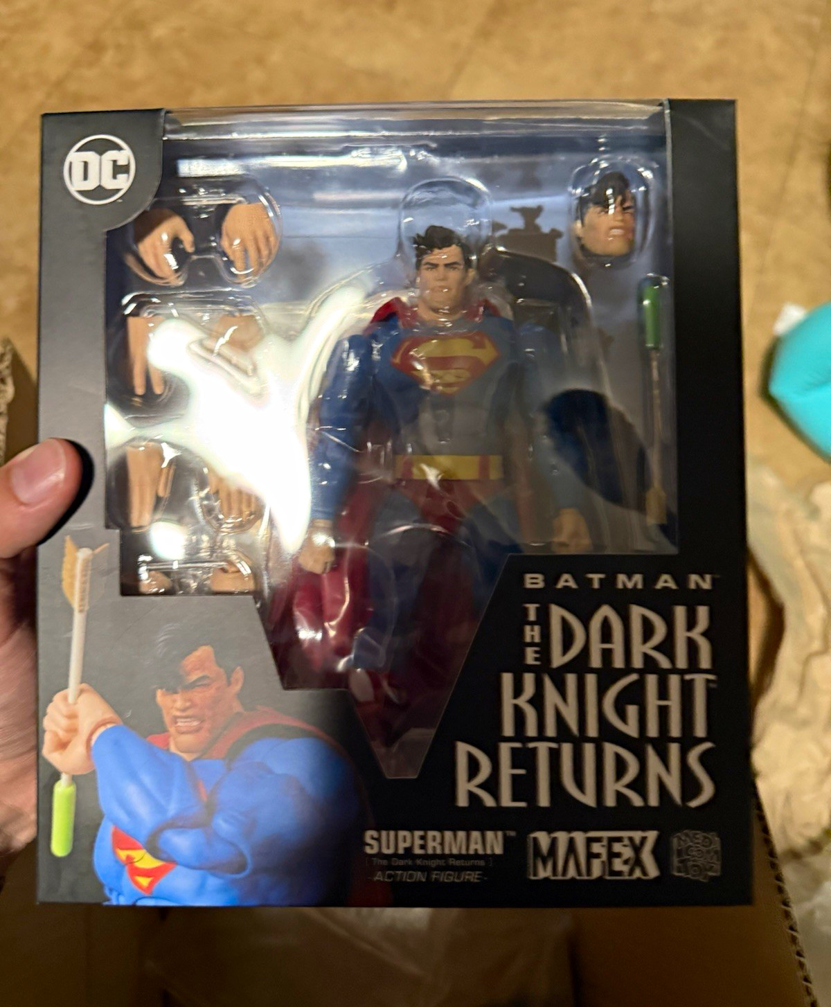 Medicom Toy MAFEX No. 161 Superman Dark Knight Returns Figure Alt Hands