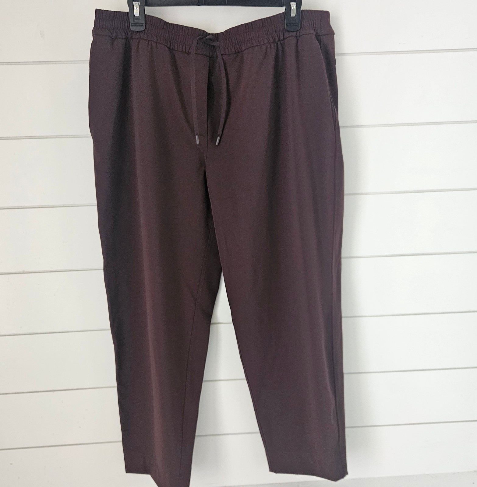 Lululemon Tapered Leg Mid Rise Pant 7/8 Luxtreme Espresso Extra Large Lululemon Tapered Leg Mid Rise Pant 7/8 Luxtreme Espresso Extra Large