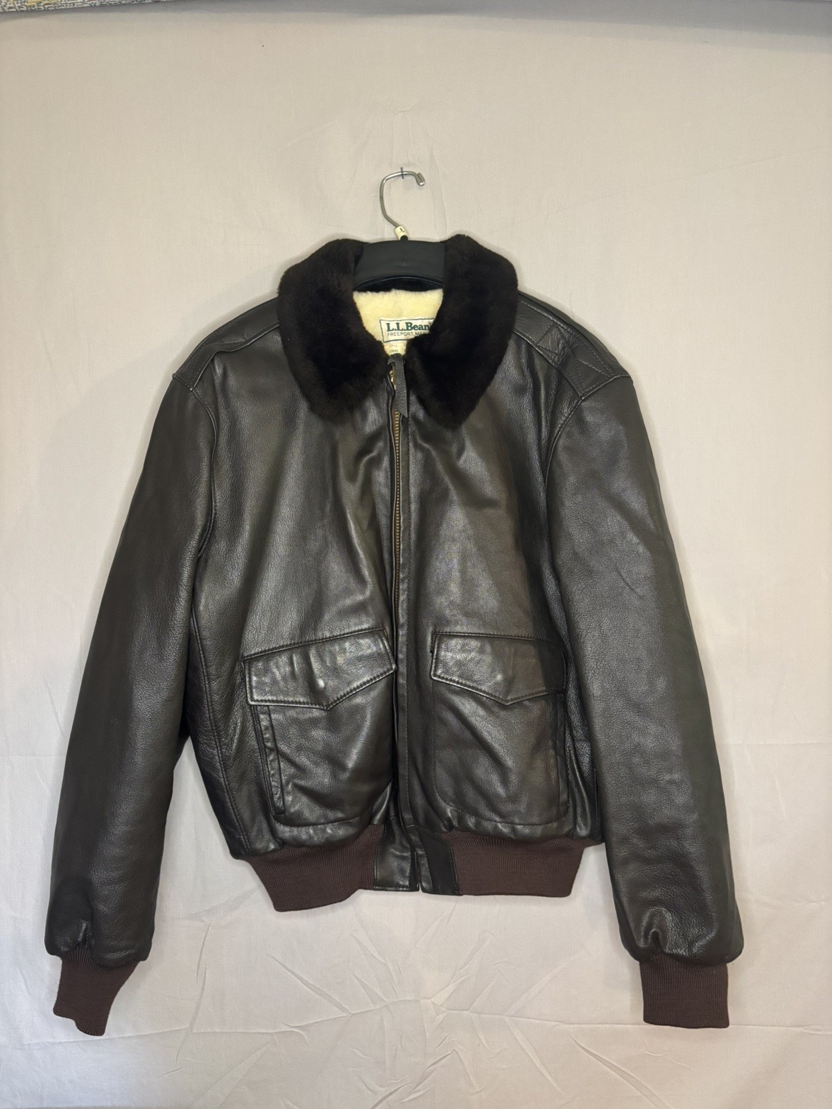 70’s 80’s Men’s Vintage LLBean Dark Brown Leather Bomber Jacket Mouton Sherpa 44 70’s 80’s Men’s Vintage LLBean Dark Brown Leather Bomber Jacket Mouton Sherpa 44