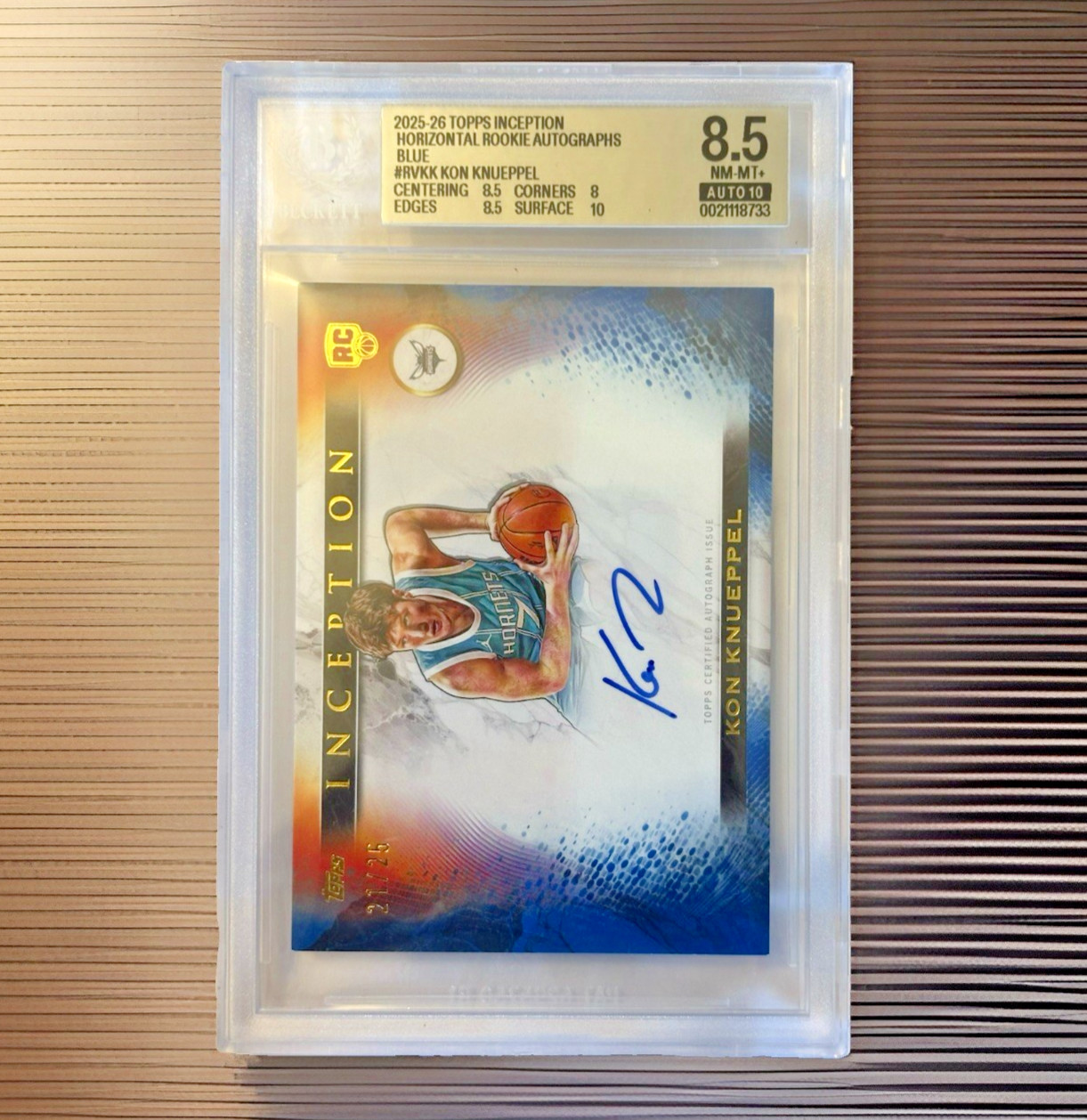 2025-26 Topps Inception Kon Knueppel Auto /25 BGS 8.5 Auto 10 Rookie #RVKK 2025-26 Topps Inception Kon Knueppel Auto /25 BGS 8.5 Auto 10 Rookie #RVKK