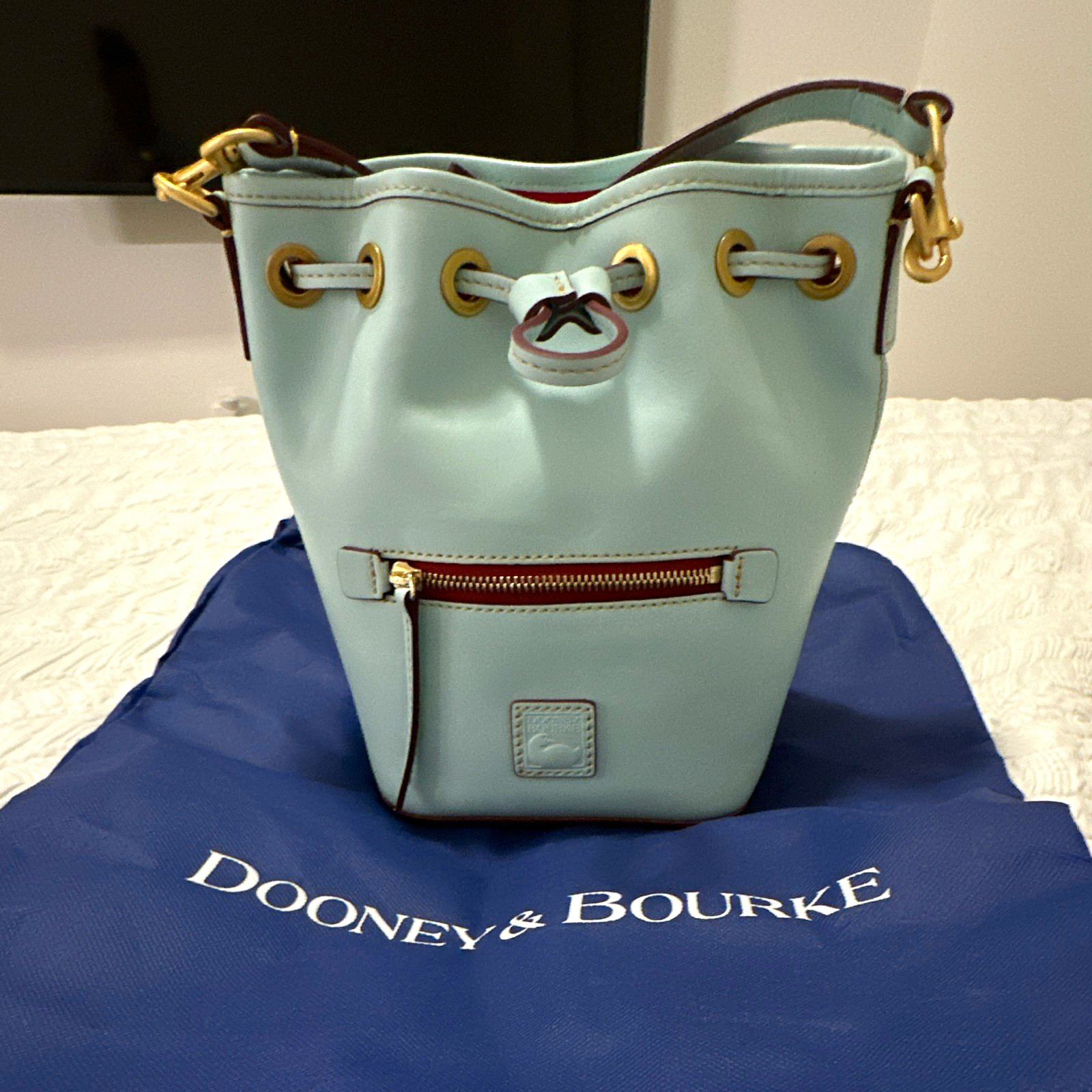 Dooney & Bourke Blue Bucket Drawstring Shoulder Bag Zip Accent Red Lining Dooney & Bourke Blue Bucket Drawstring Shoulder Bag Zip Accent Red Lining