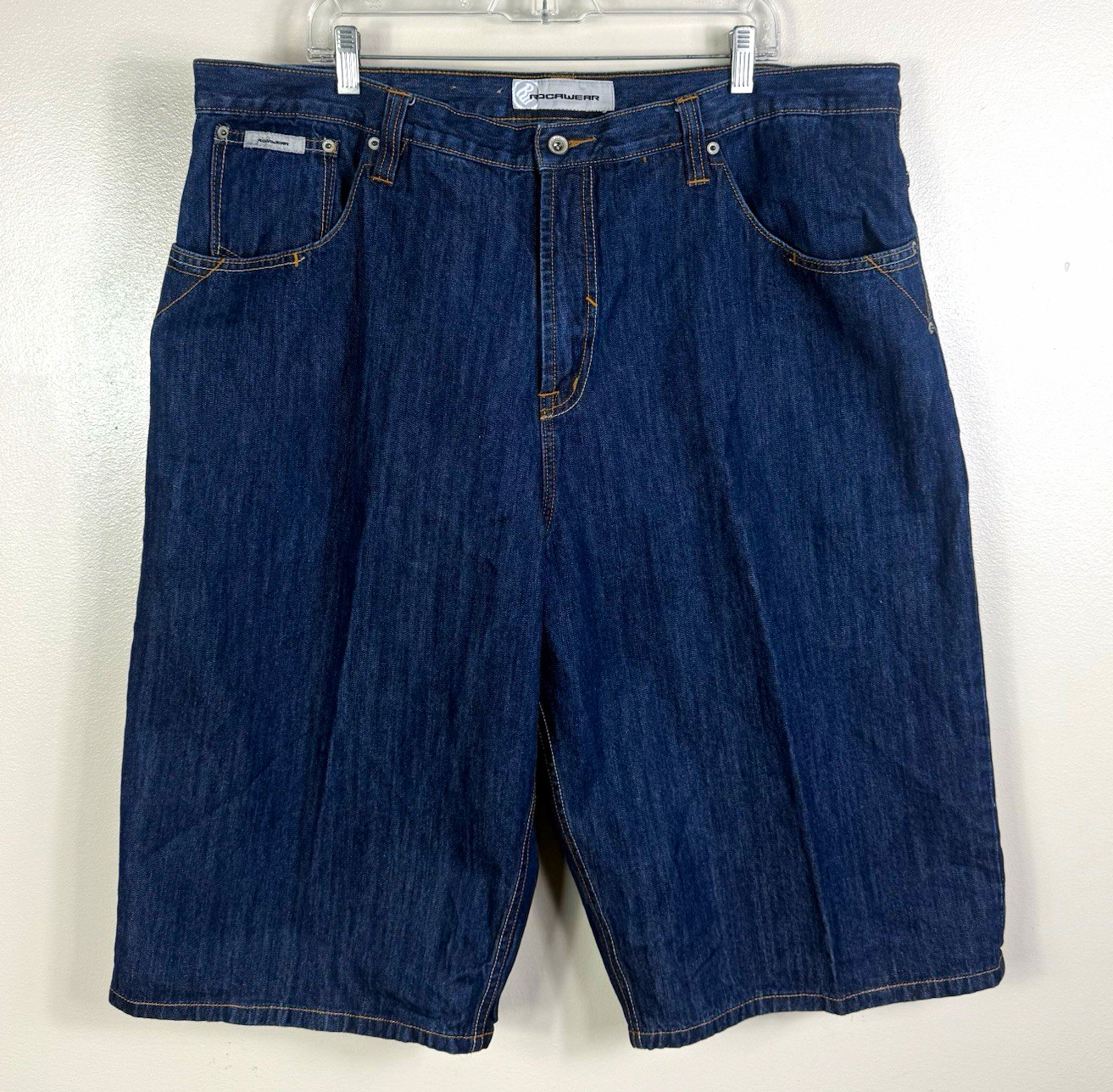 Rocawear Men’s Blue Cotton Denim Shorts Button Fly 5-Pocket Logo Rivets Rocawear Men’s Blue Cotton Denim Shorts Button Fly 5-Pocket Logo Rivets