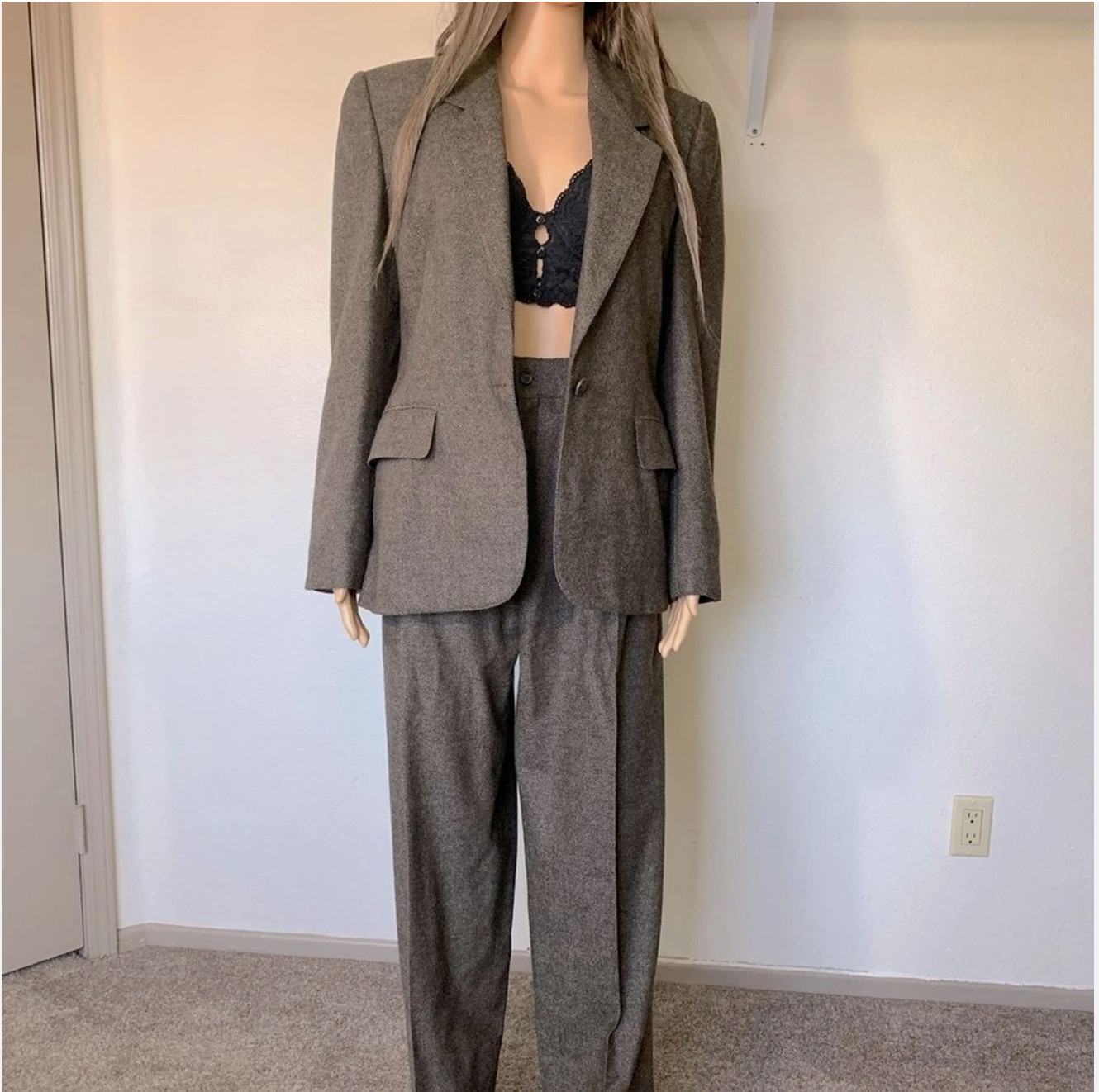Vintage Calvin Klein Womens Pant Suit- Size 10 12, Brown, great condition Vintage Calvin Klein Womens Pant Suit- Size 10 12, Brown, great condition