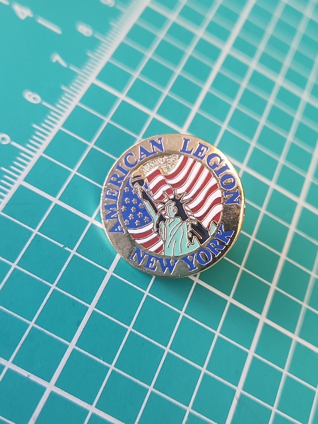 Vtg American Legion New York Gold Tone Lapel Pin Vtg American Legion New York Gold Tone Lapel Pin
