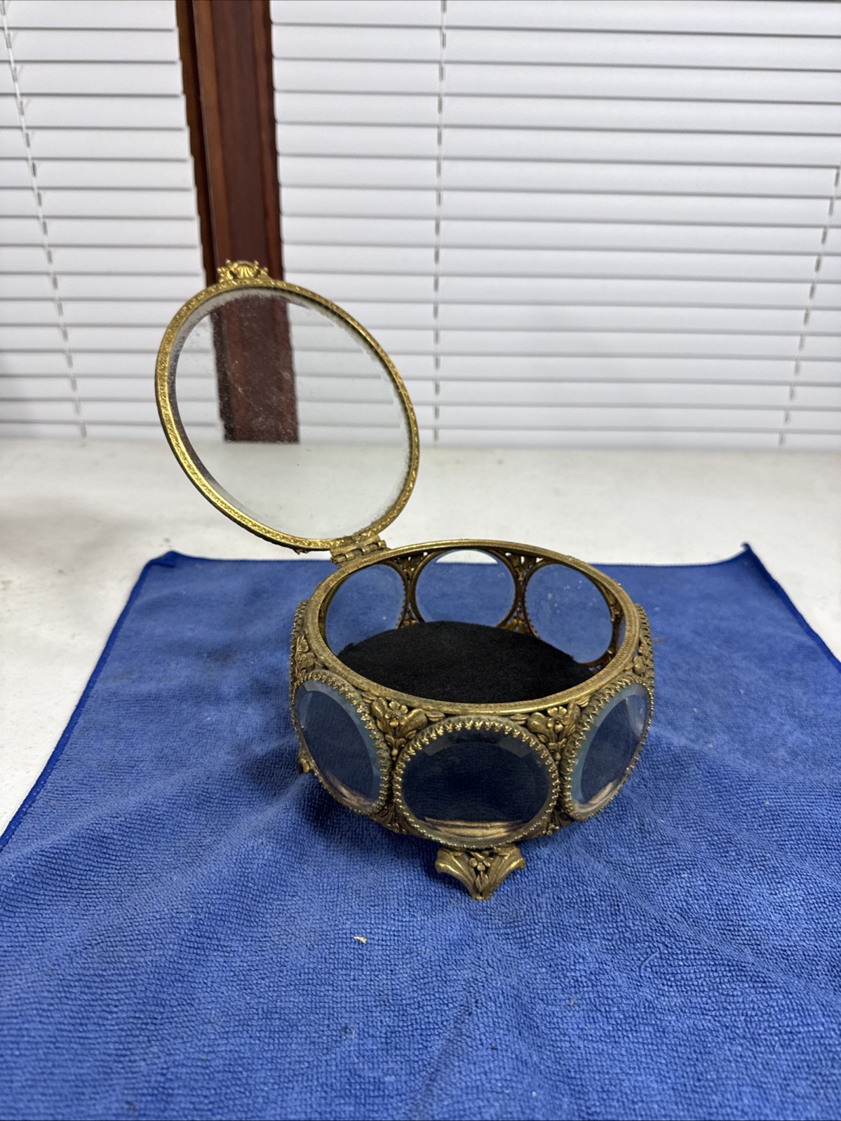 Vintage Hollywood Regency Gold Ormolu Beveled Glass Jewelry Casket Box Filigree