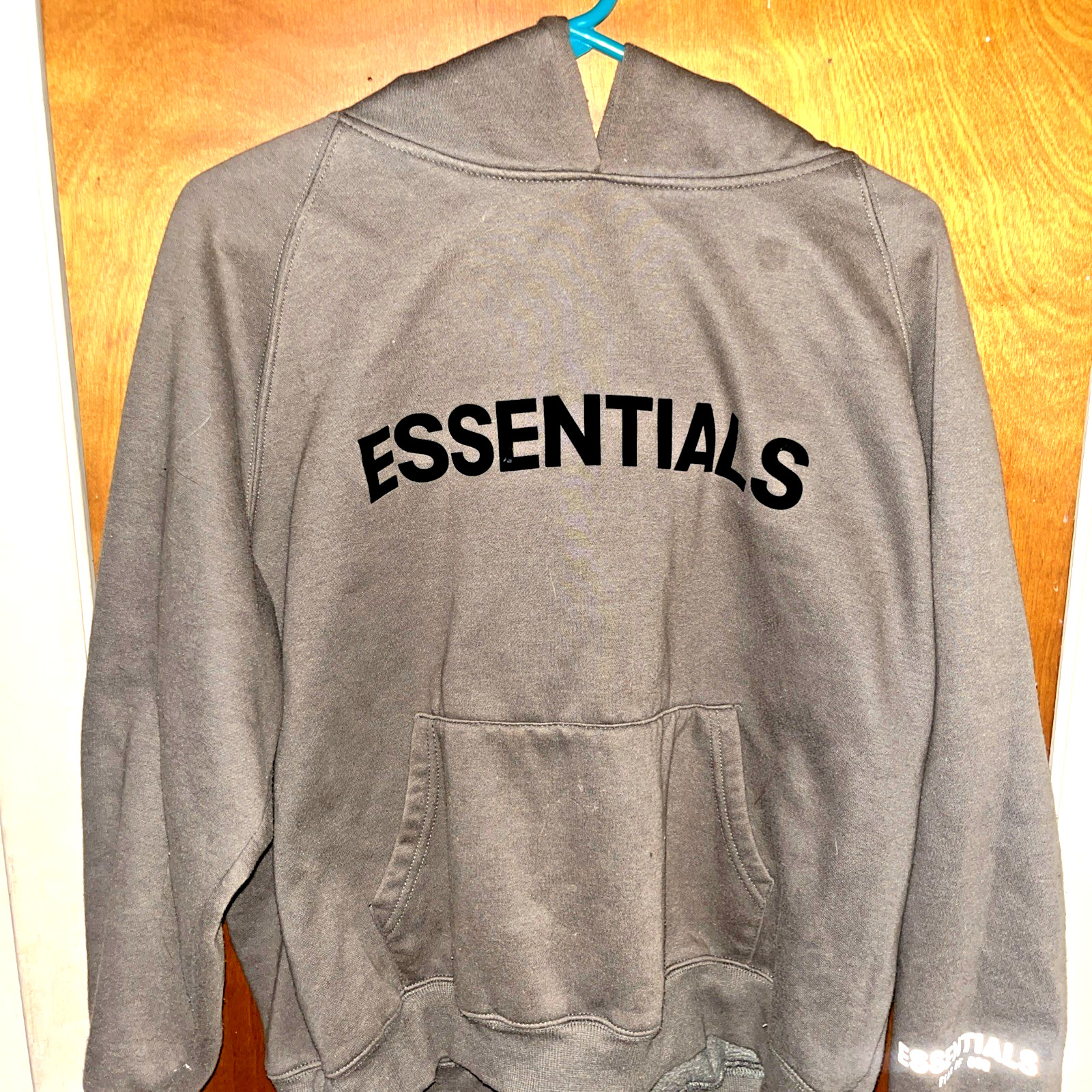 Stone Grey Essentials hoddie size S Stone Grey Essentials hoddie size S