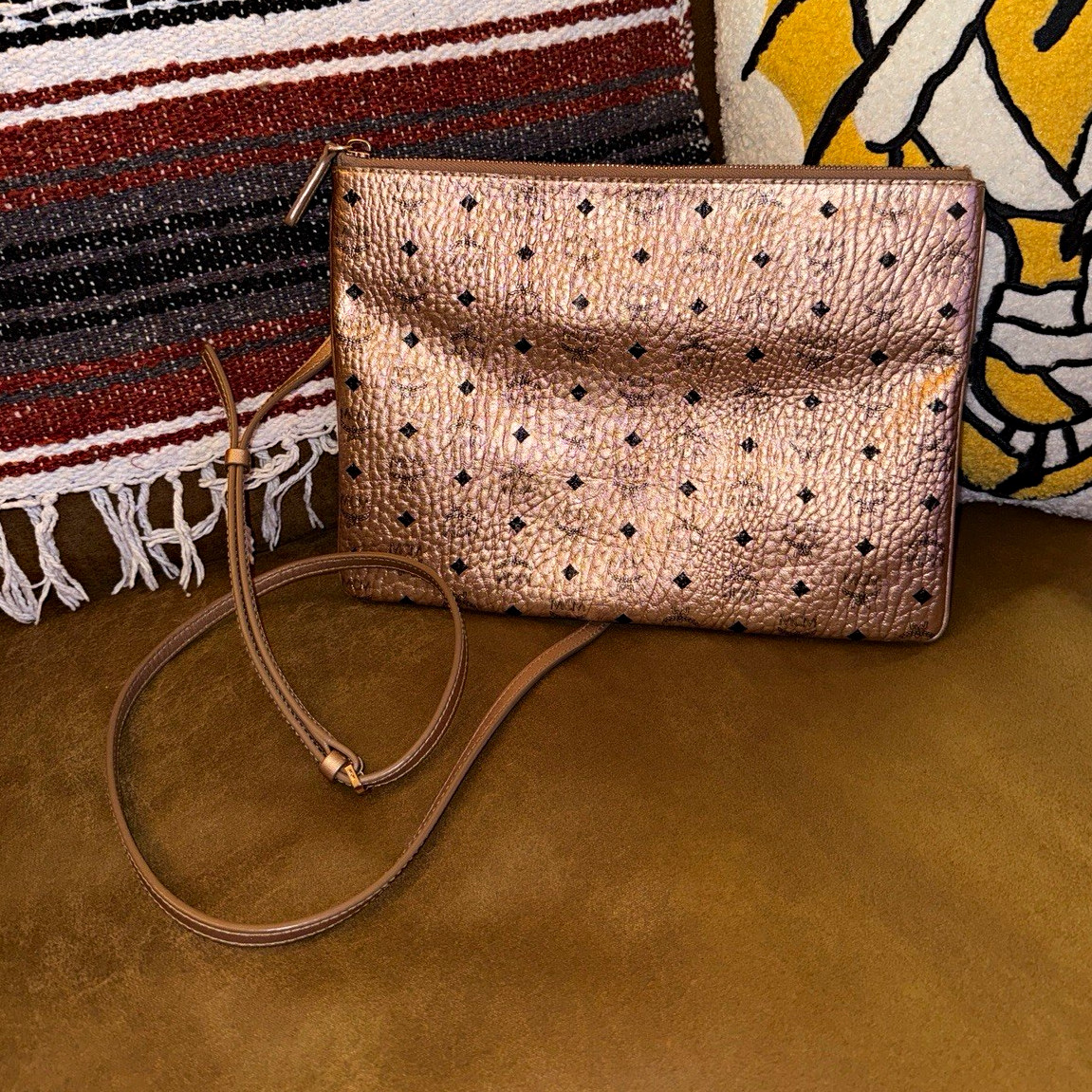 MCM Metallic Visetos Crossbody Pouch Bag Rose Gold Champagne Monogram München MCM Metallic Visetos Crossbody Pouch Bag Rose Gold Champagne Monogram München