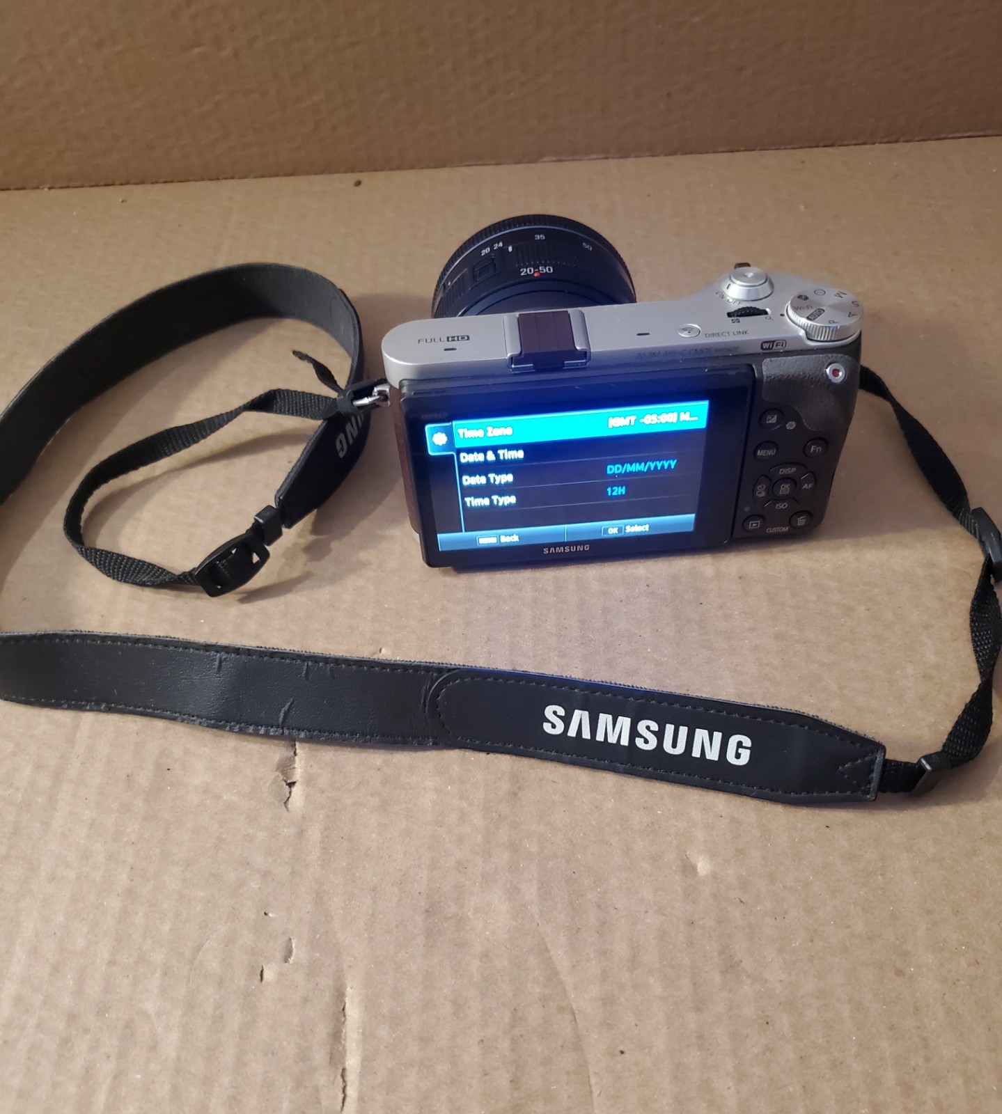 Samsung NX300 20.3MP Mirrorless Digital Camera 20-50mm 1.3.5-5.6 Lens Black Samsung NX300 20.3MP Mirrorless Digital Camera 20-50mm 1.3.5-5.6 Lens Black