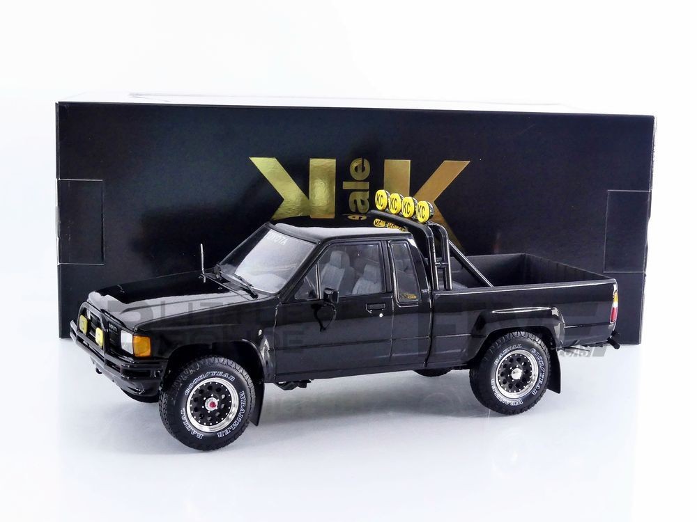 KK SCALE MODELS 1/18 - TOYOTA HILUX TRUCK XTRA CAB 4X4 - 1985 181561BK KK SCALE MODELS 1/18 - TOYOTA HILUX TRUCK XTRA CAB 4X4 - 1985 181561BK