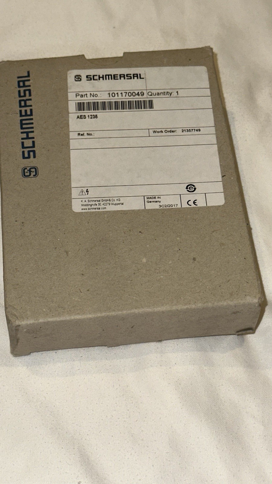 *NEW* Schmersal AES1235 Safety Relay 24V 6A 2PST Bolt-On Indicator Light *NEW* Schmersal AES1235 Safety Relay 24V 6A 2PST Bolt-On Indicator Light