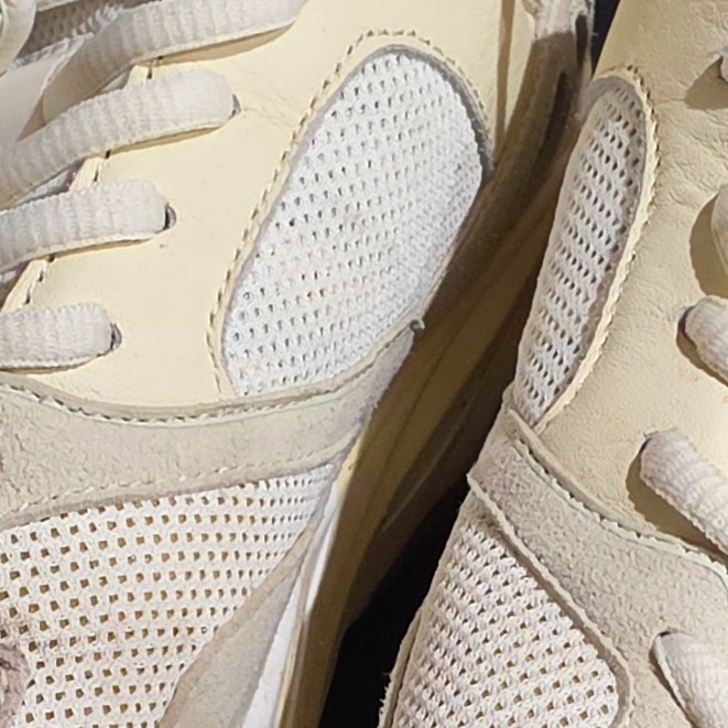 adidas Yeezy Boost 700 Men’s Low Top Lace Up Sneaker Analog EG7596