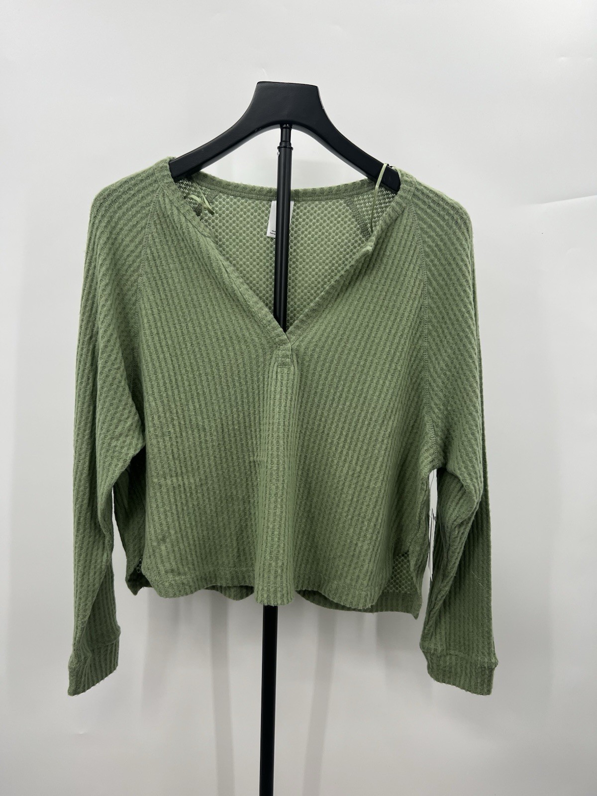 Abound Top Womens Green Waffle Knit V Neck Long Sleeve Crop Raglan Boho NEW M Abound Top Womens Green Waffle Knit V Neck Long Sleeve Crop Raglan Boho NEW M