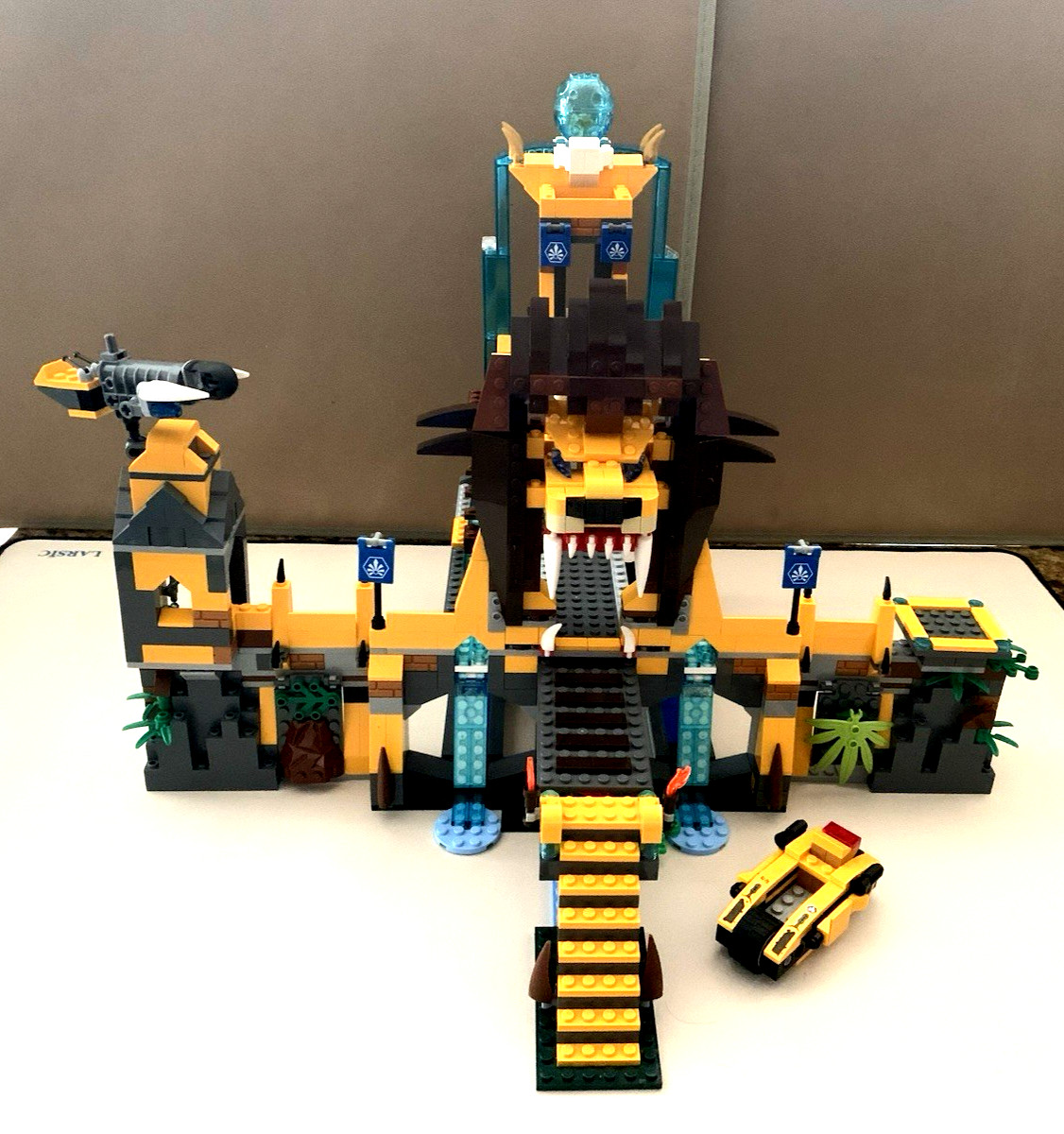 LEGO Legends of Chima The Lion CHI Temple 70010  COMPLETE TEMPLE, MANUALS NO BOX