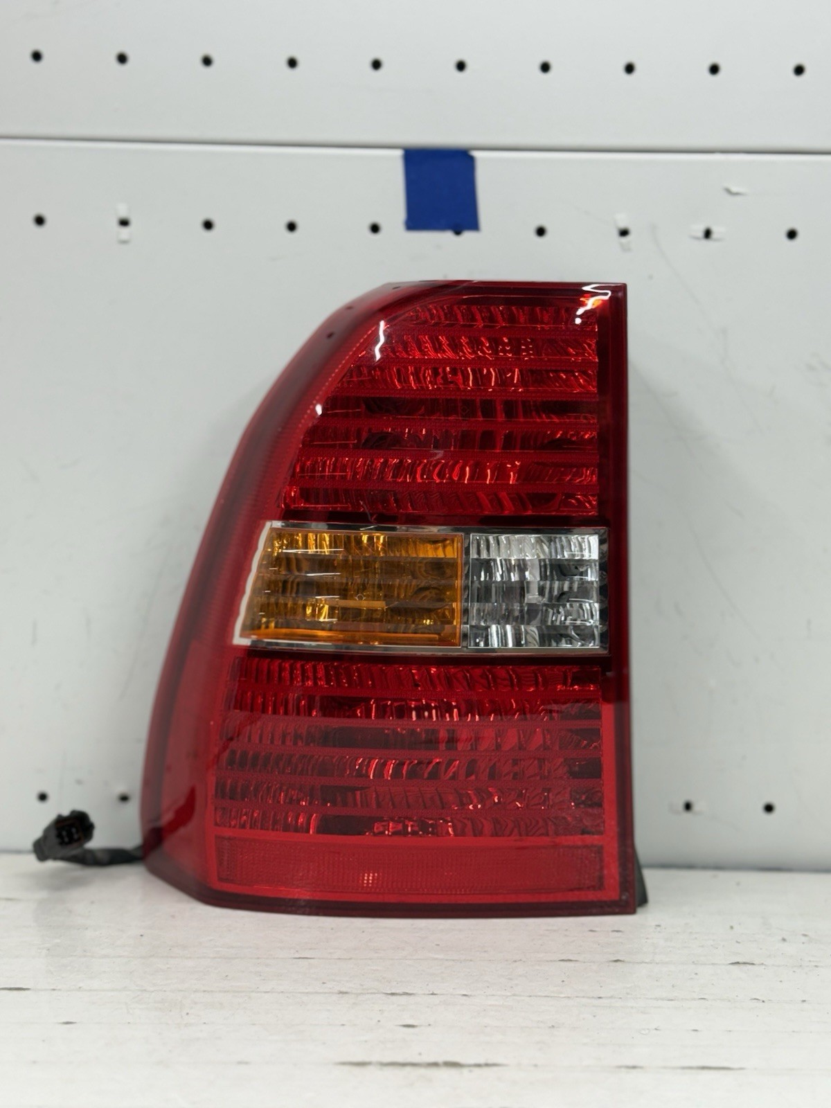 2005-2010 Kia Sportage Left Driver Tail Light LED Bulbs OEM 92401-1F021