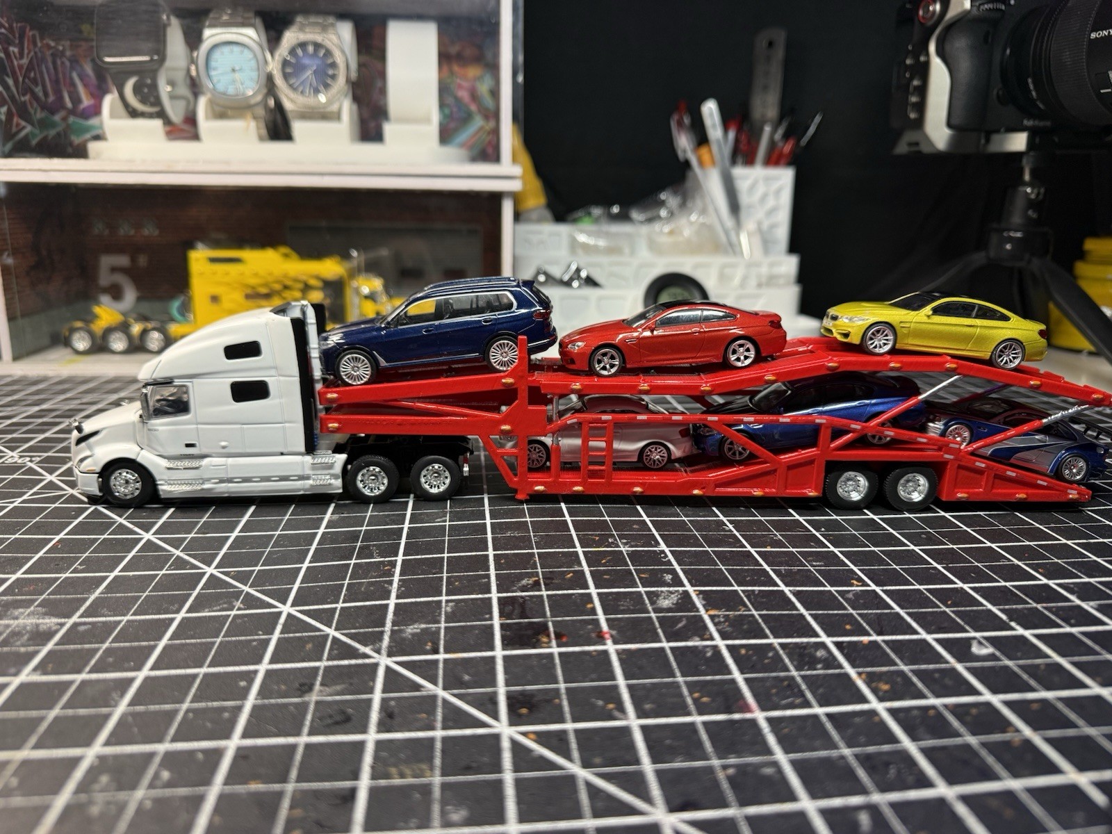 CUSTOM MADE CAR HAULER TRAILER FOR DCP 1/64 TRUCKS (READ Description) CUSTOM MADE CAR HAULER TRAILER FOR DCP 1/64 TRUCKS (READ Description)