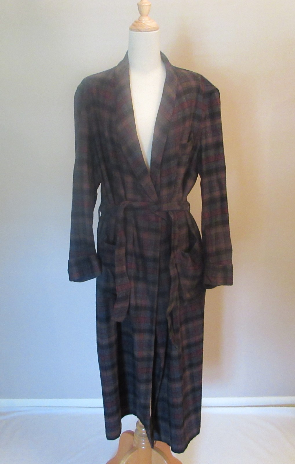 Vintage 1960s Men\'s Pendleton Wool Plaid Robe sz M Vintage 1960s Men\'s Pendleton Wool Plaid Robe sz M