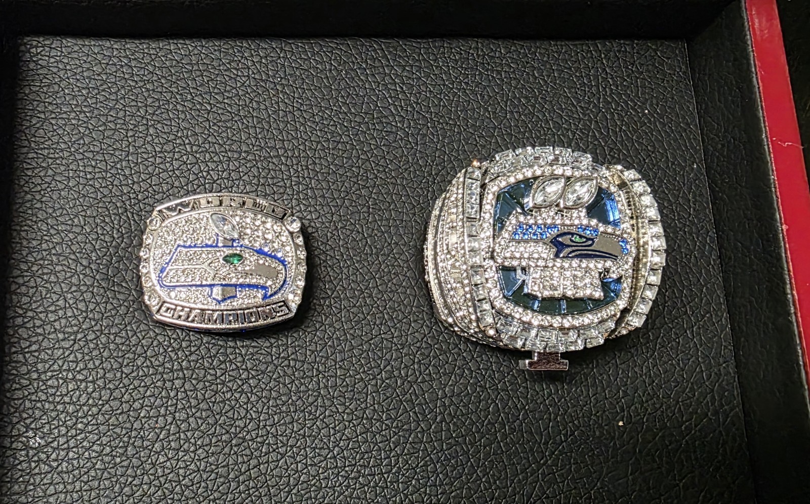 Seattle Seahawks NFL Football Championship Memorabilia Set W Box Seattle Seahawks NFL Football Championship Memorabilia Set W Box