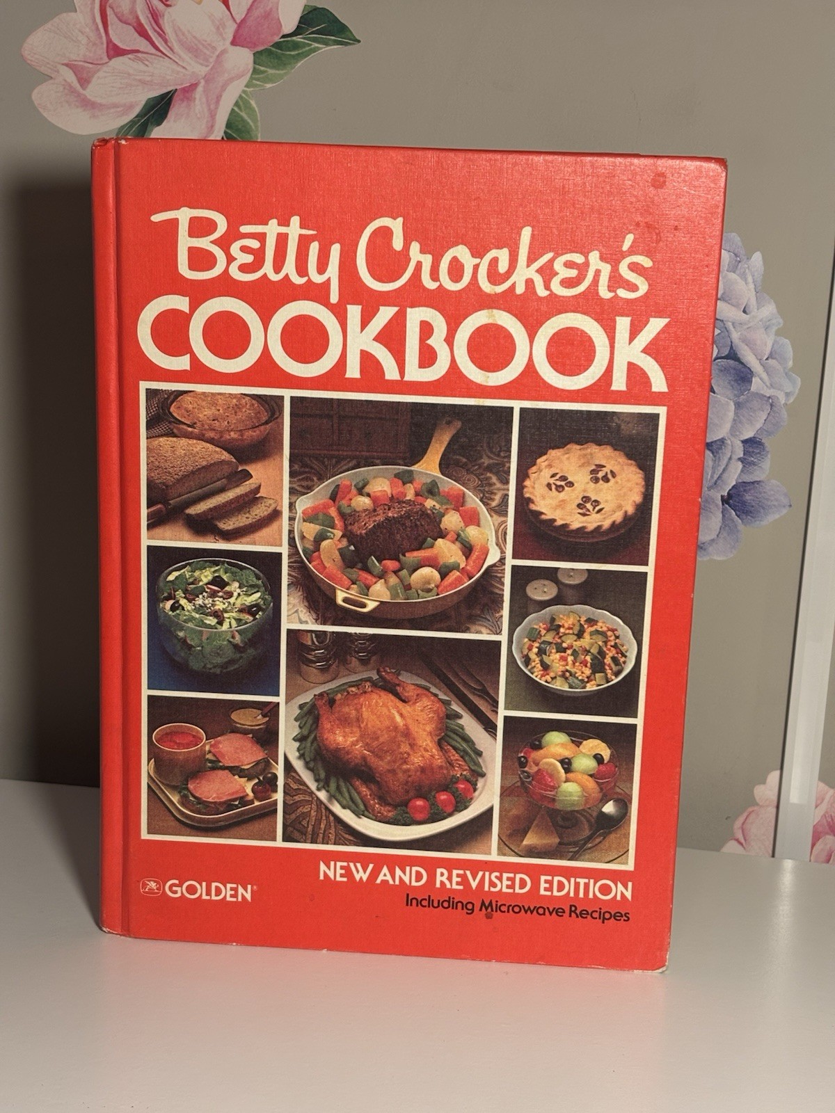 Betty Crocker’s Cookbook New & Revised Edition 1978 Vtg Red Hardcover +microwave