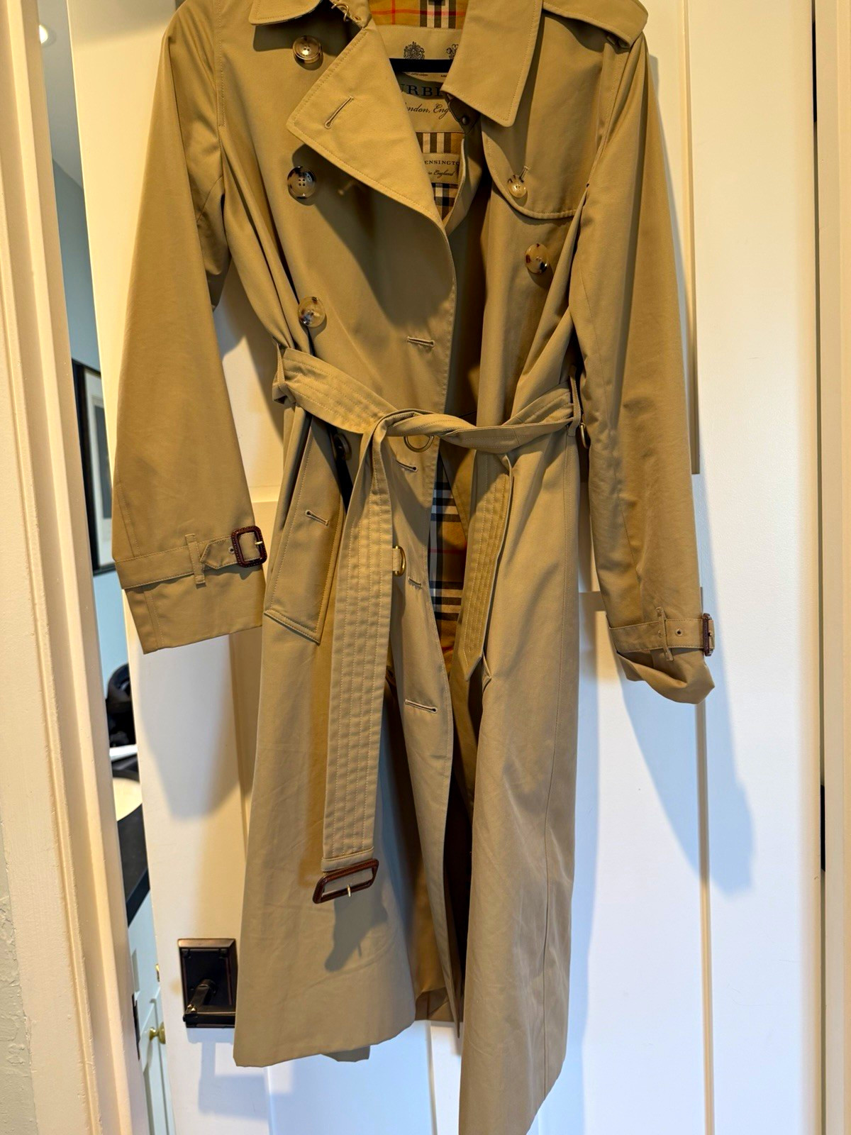 Burberry Kensington women’s size us4 worn twice Burberry Kensington women’s size us4 worn twice