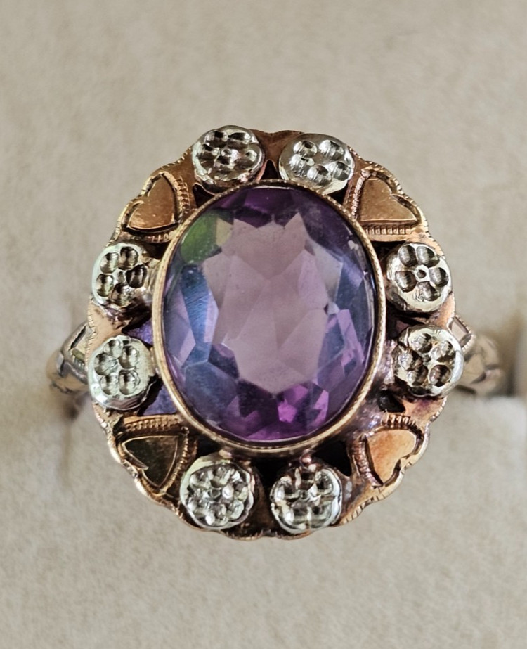 Victorian 10K Rose Gold Oval Amethyst Cocktail Heart Size 7 Ring 3.7 x 10mm Victorian 10K Rose Gold Oval Amethyst Cocktail Heart Size 7 Ring 3.7 x 10mm