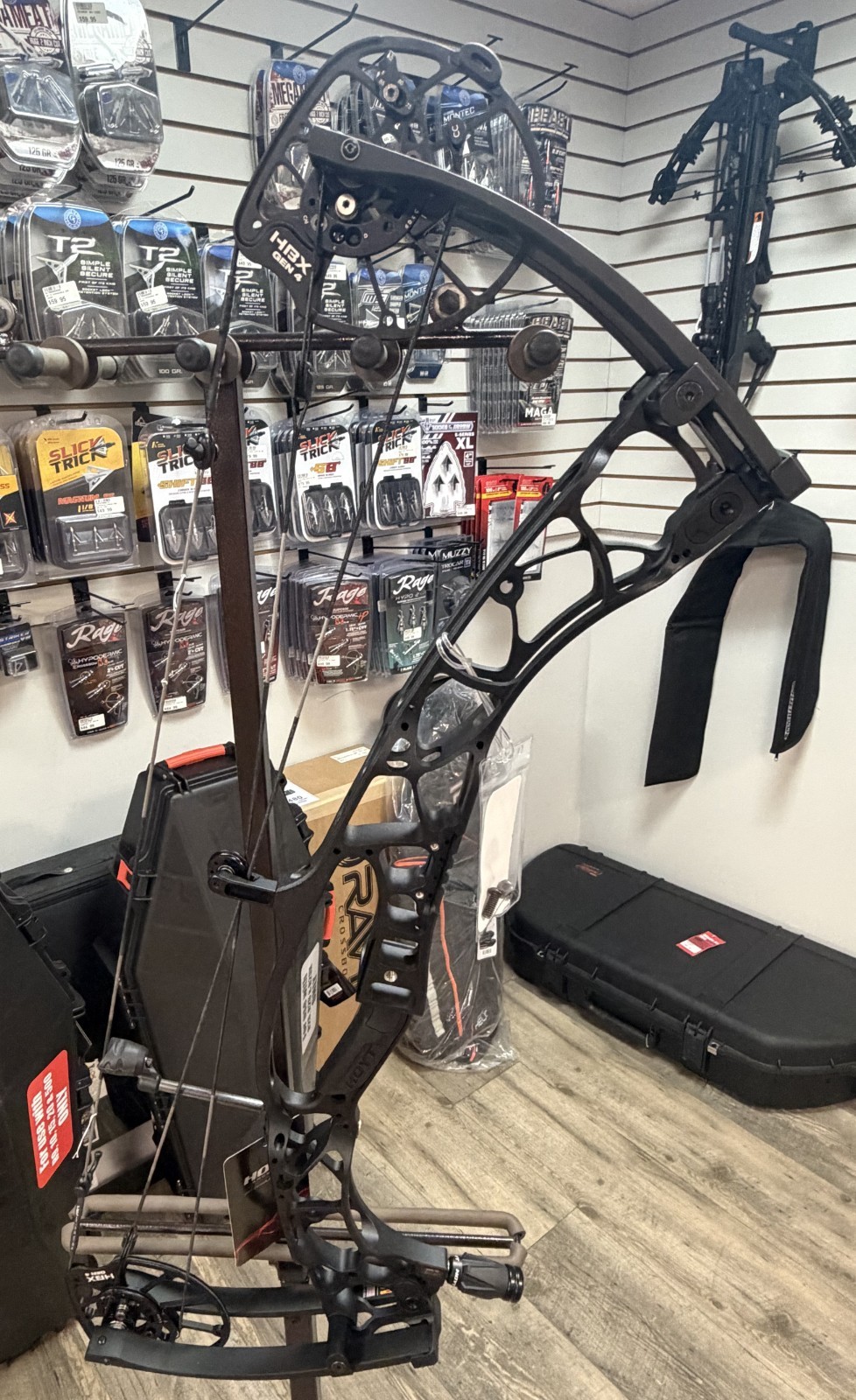 Hoyt ALPHA AX-2 HBX Gen4, 70#, 30.0\