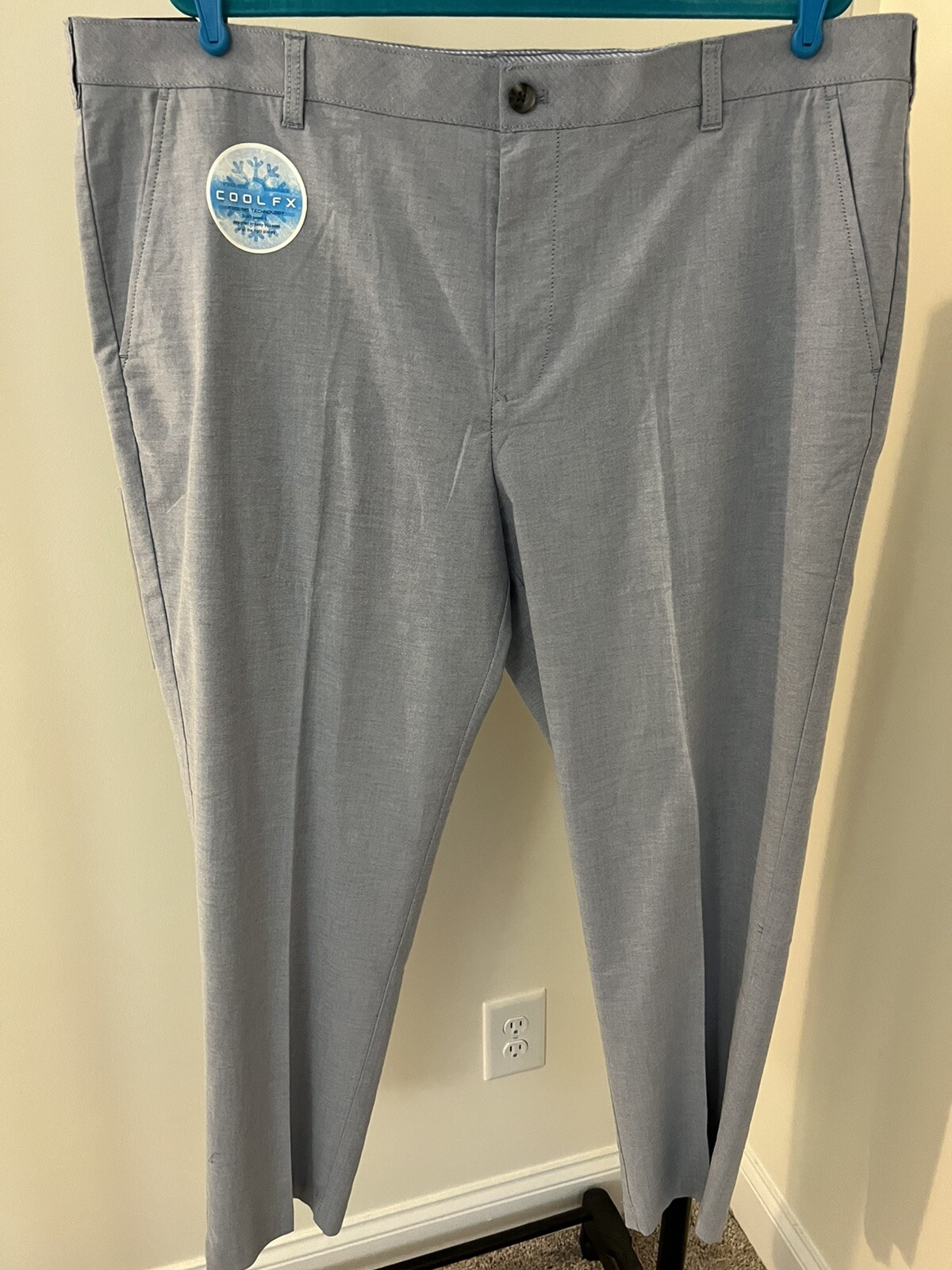 NWT IZOD Mens Sportsflex Straight Flat Front Pants 42x30 Breeze Oxford Lt Blue NWT IZOD Mens Sportsflex Straight Flat Front Pants 42x30 Breeze Oxford Lt Blue