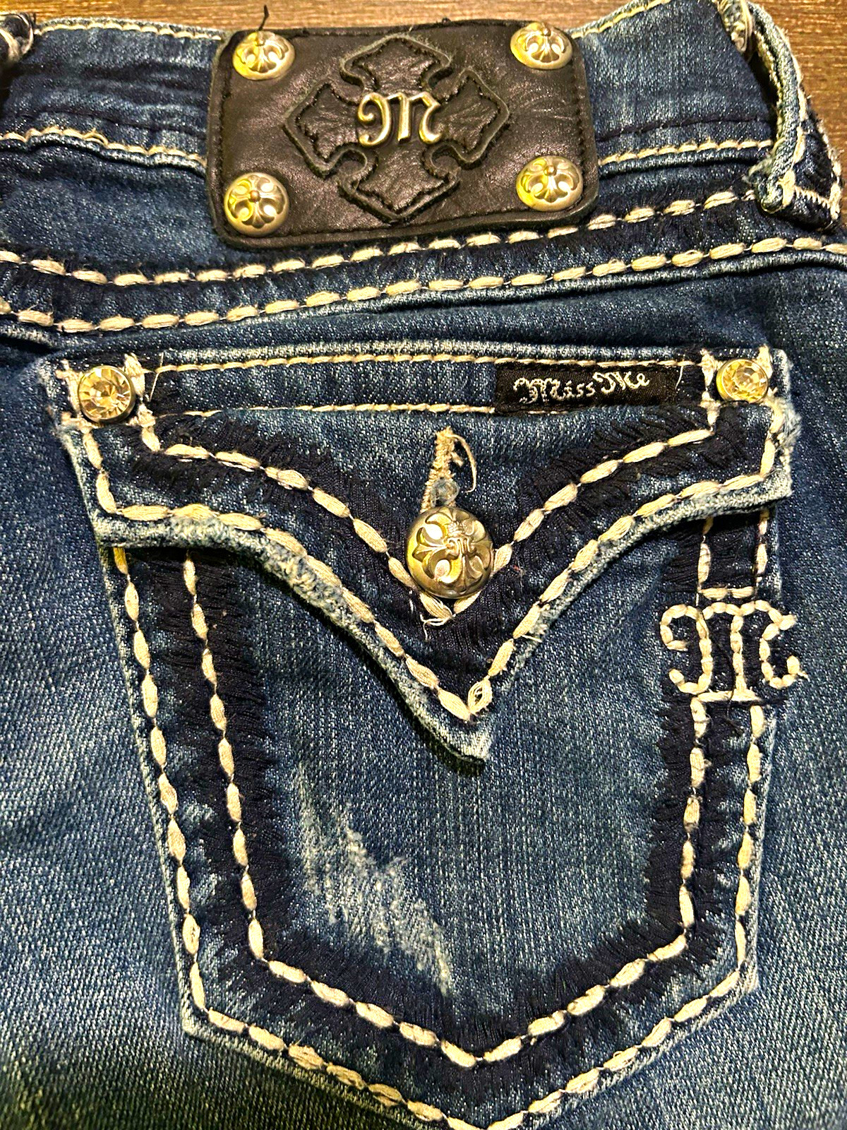 Miss Me Women’s Low Rise Bootcut Jeans Blue Medium Wash JP5014-4 size 27 waist Miss Me Women’s Low Rise Bootcut Jeans Blue Medium Wash JP5014-4 size 27 waist