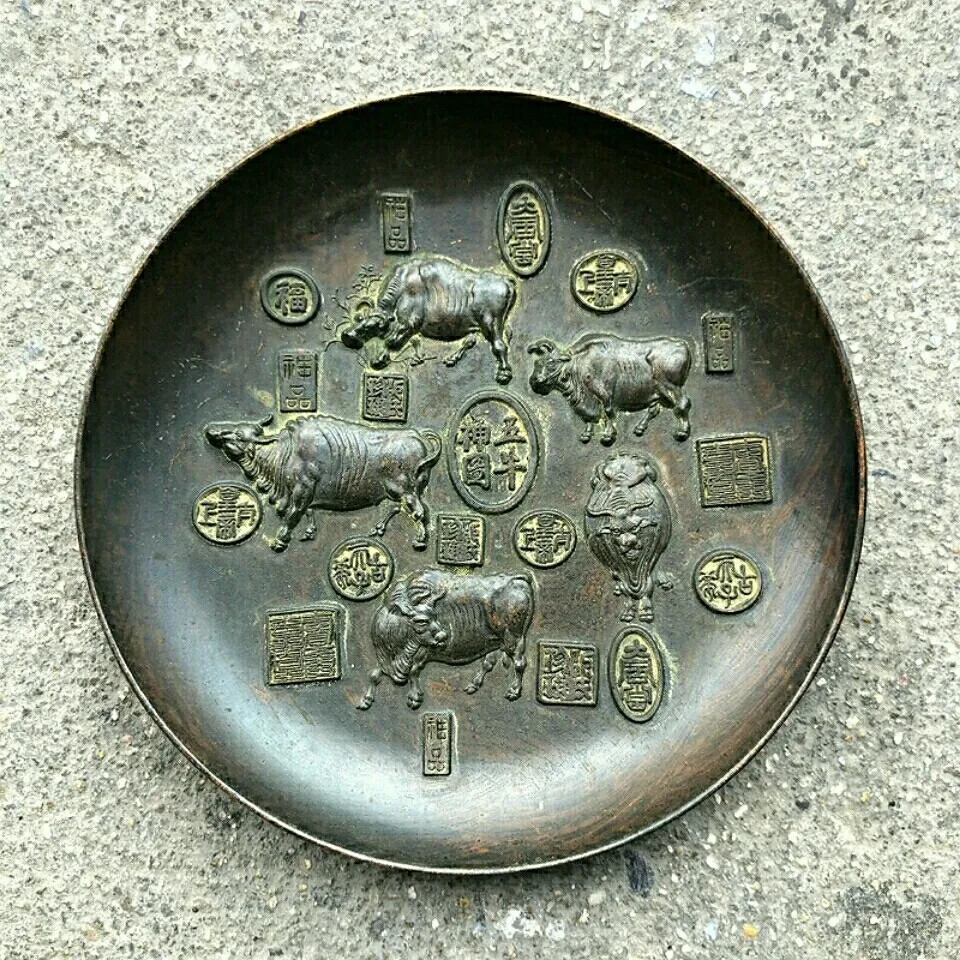 China Antique Old Qianlong Year Collection Five Oxen Copper Plate Ornament China Antique Old Qianlong Year Collection Five Oxen Copper Plate Ornament