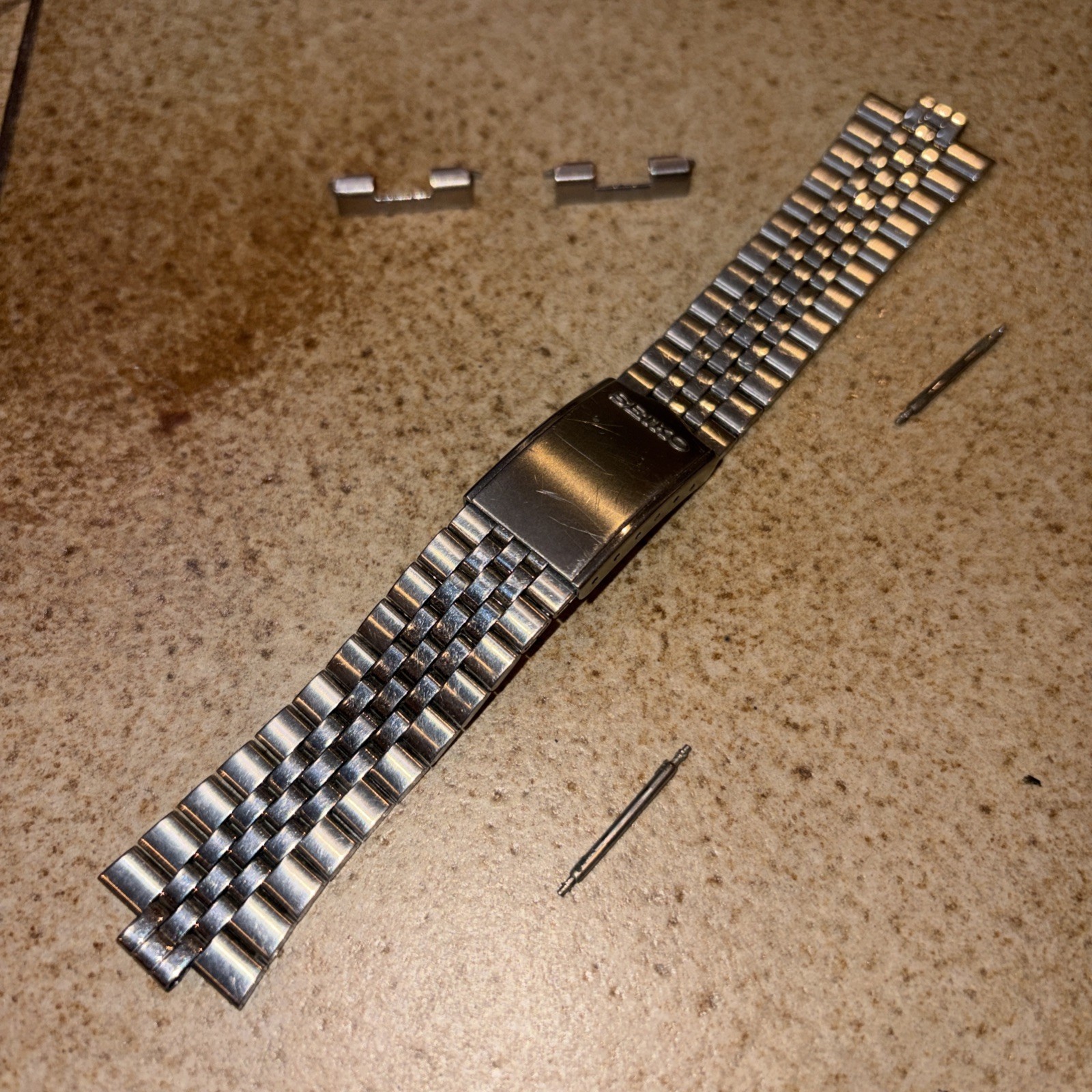 Seiko Vintage Base Metal Watch Bracelet 18mm Curved Ends G1356-E w/ Lug Covers Seiko Vintage Base Metal Watch Bracelet 18mm Curved Ends G1356-E w/ Lug Covers