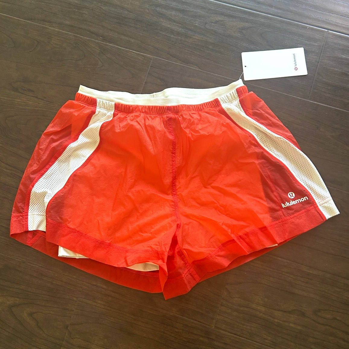 Lululemon Women’s M License to Train Textured HR Short 4”