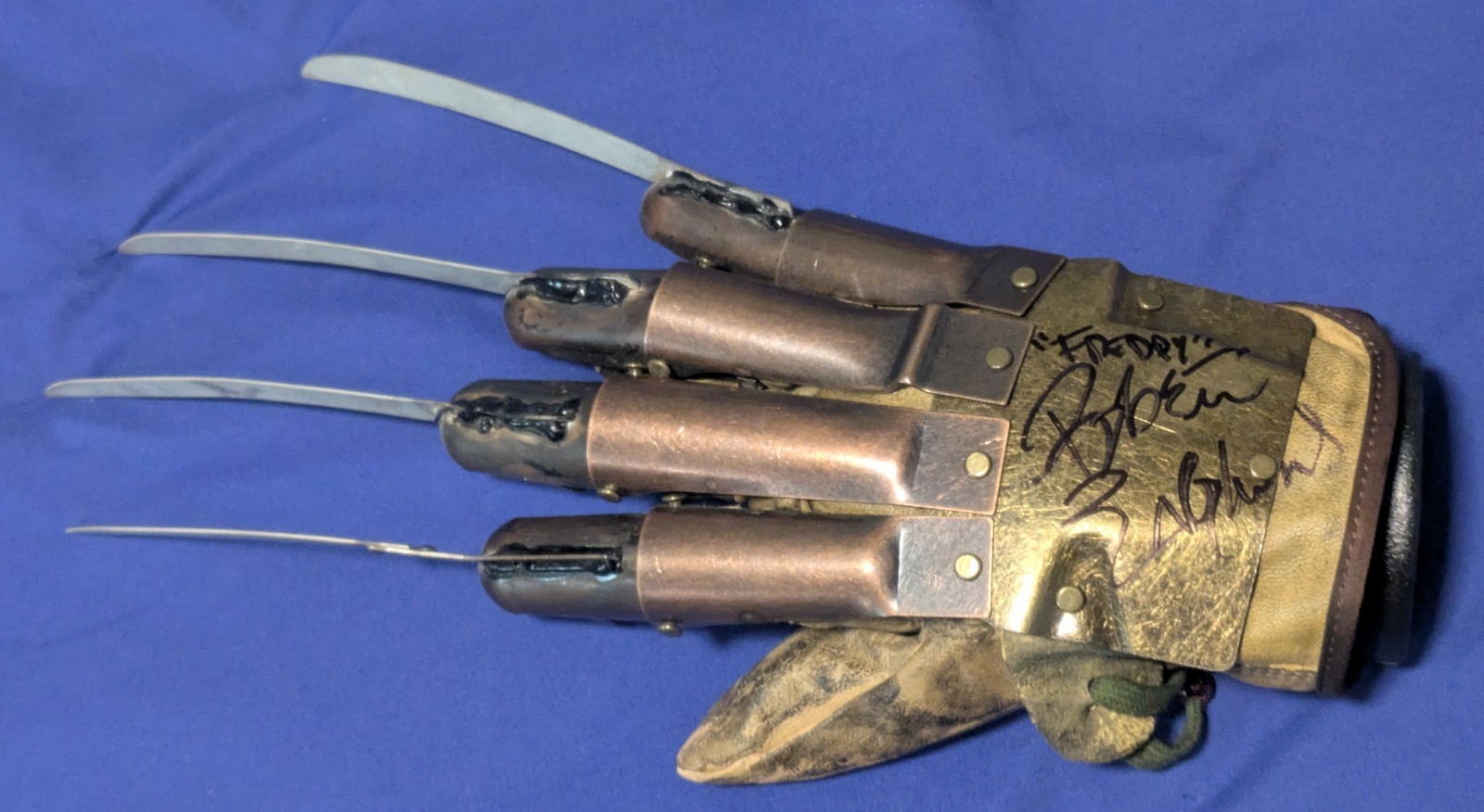 Nightmare On Elm Street Robert Englund Freddy Signed Autograph On Replica Glove